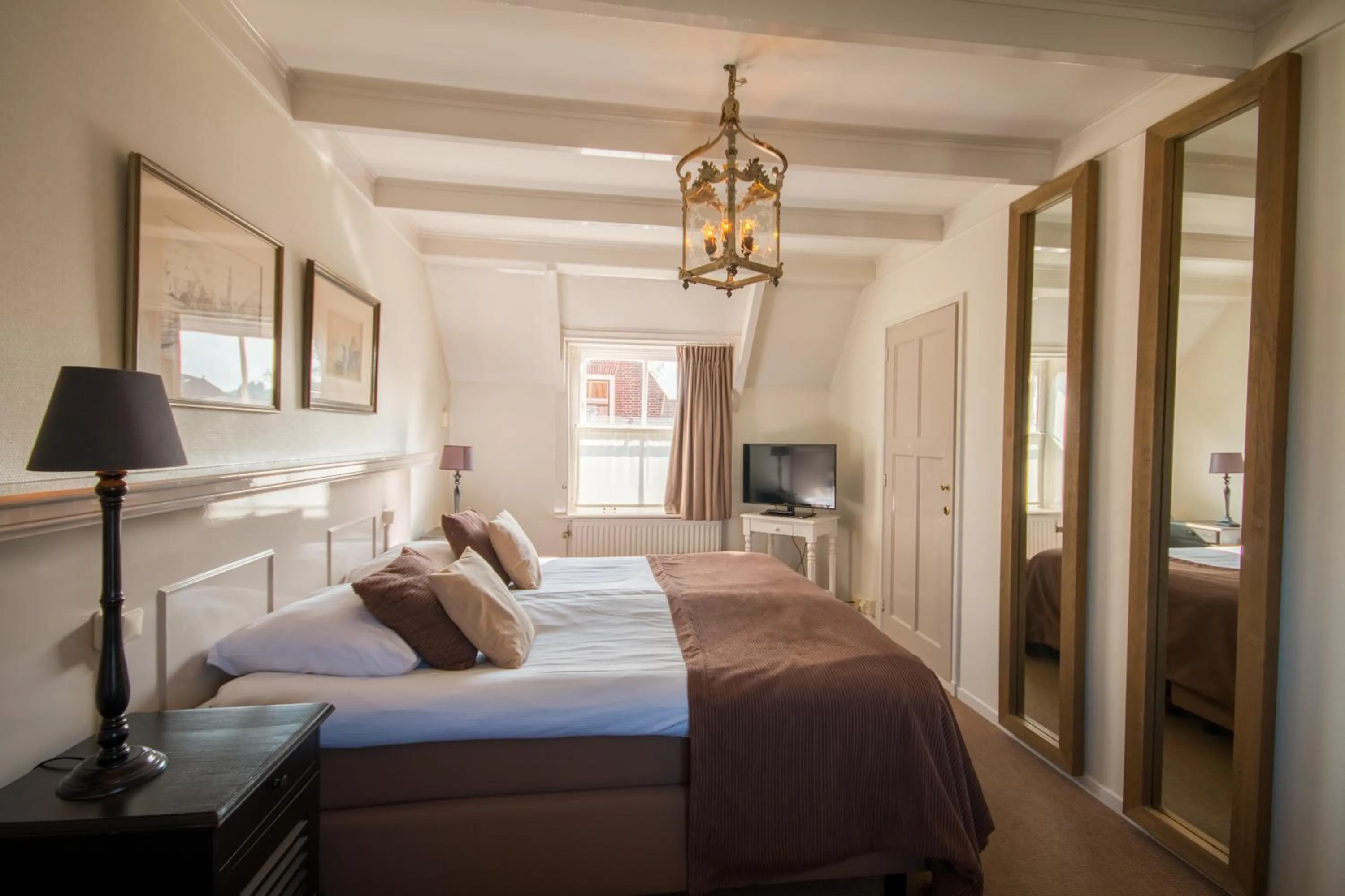 Bedroom, Bed in Auberge de Campveerse Toren