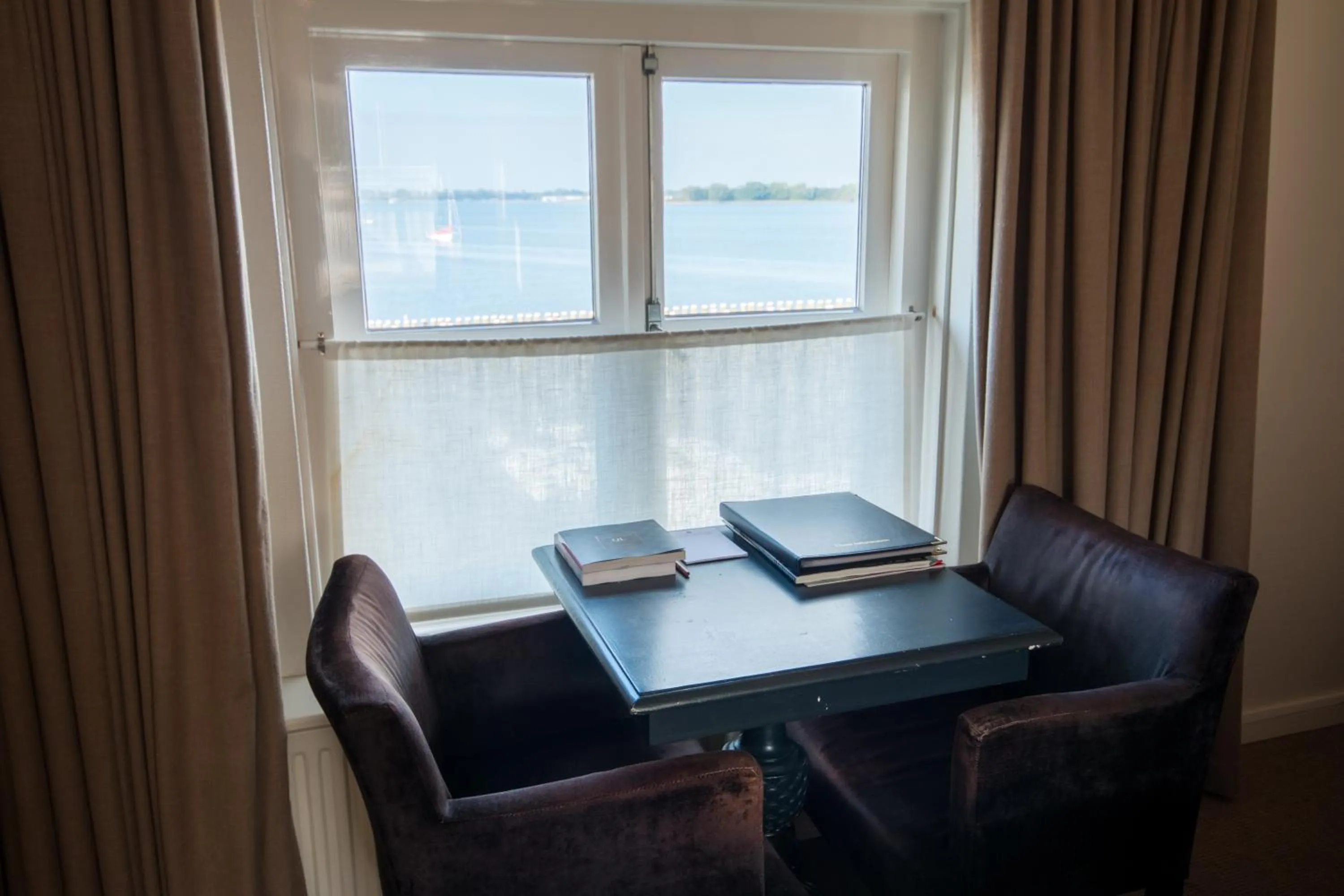 Lake view in Auberge de Campveerse Toren