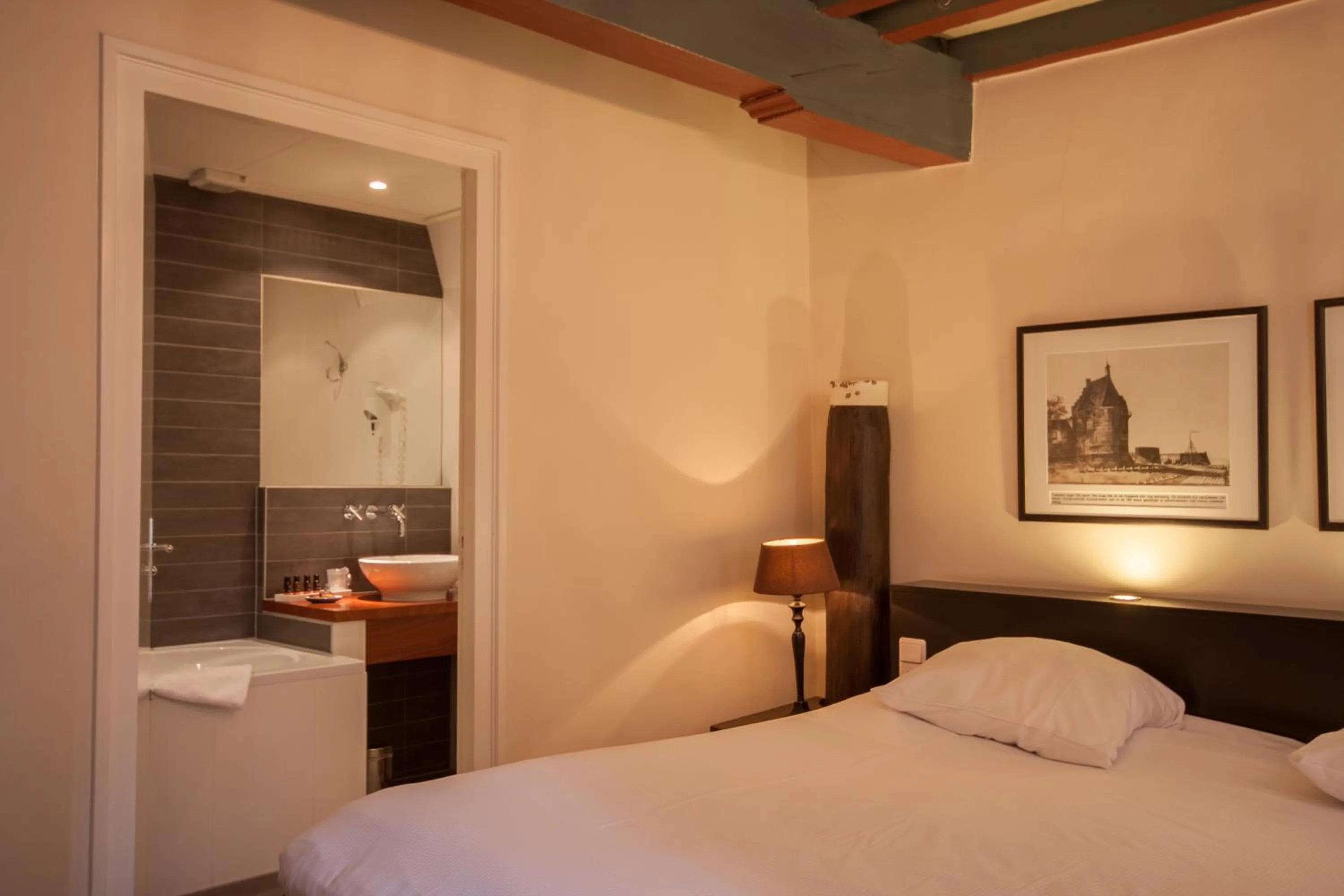 Bedroom, Bed in Auberge de Campveerse Toren