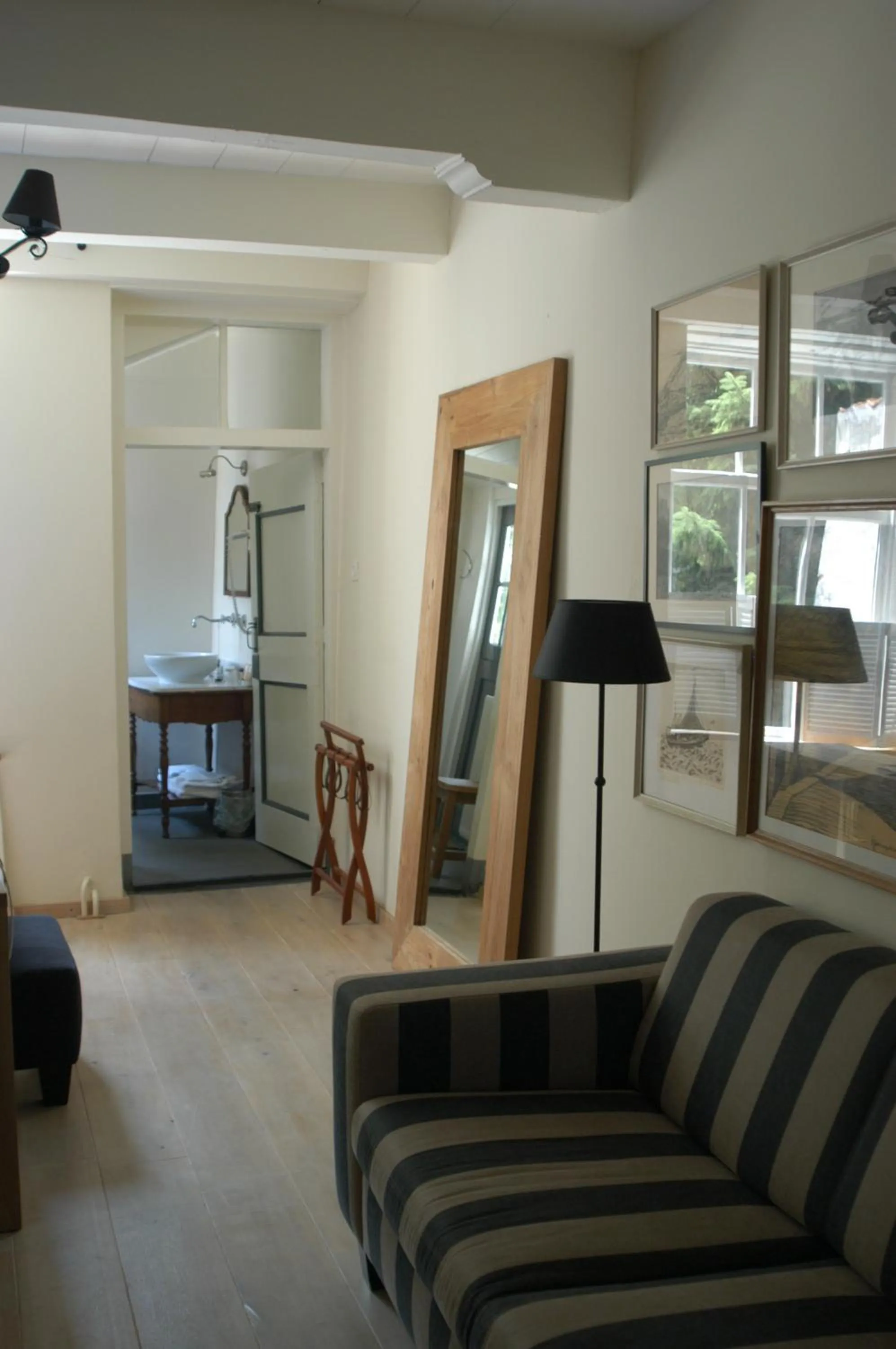 Seating area in Auberge de Campveerse Toren