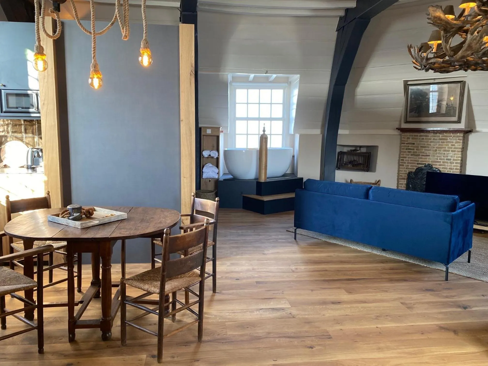 Seating area in Auberge de Campveerse Toren