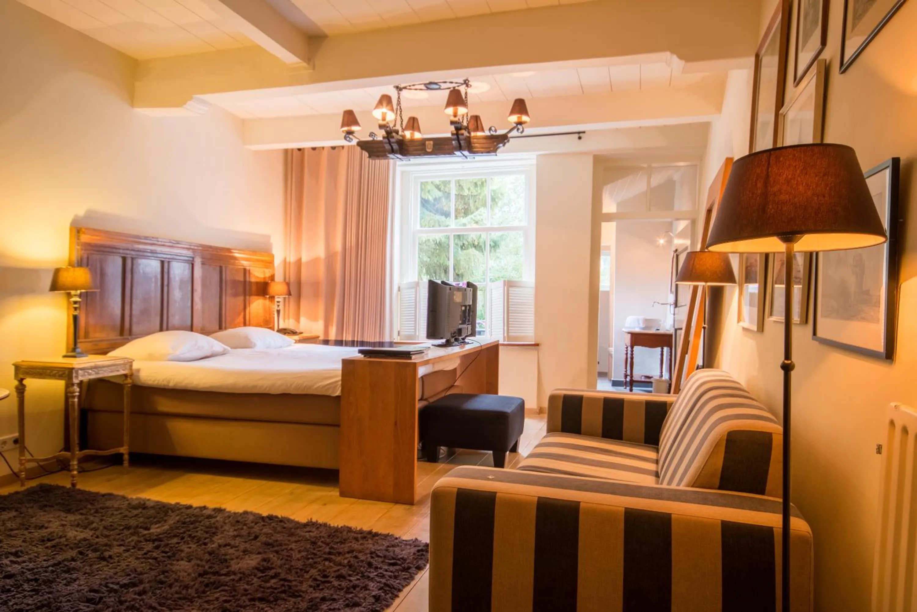 Bedroom, Bed in Auberge de Campveerse Toren