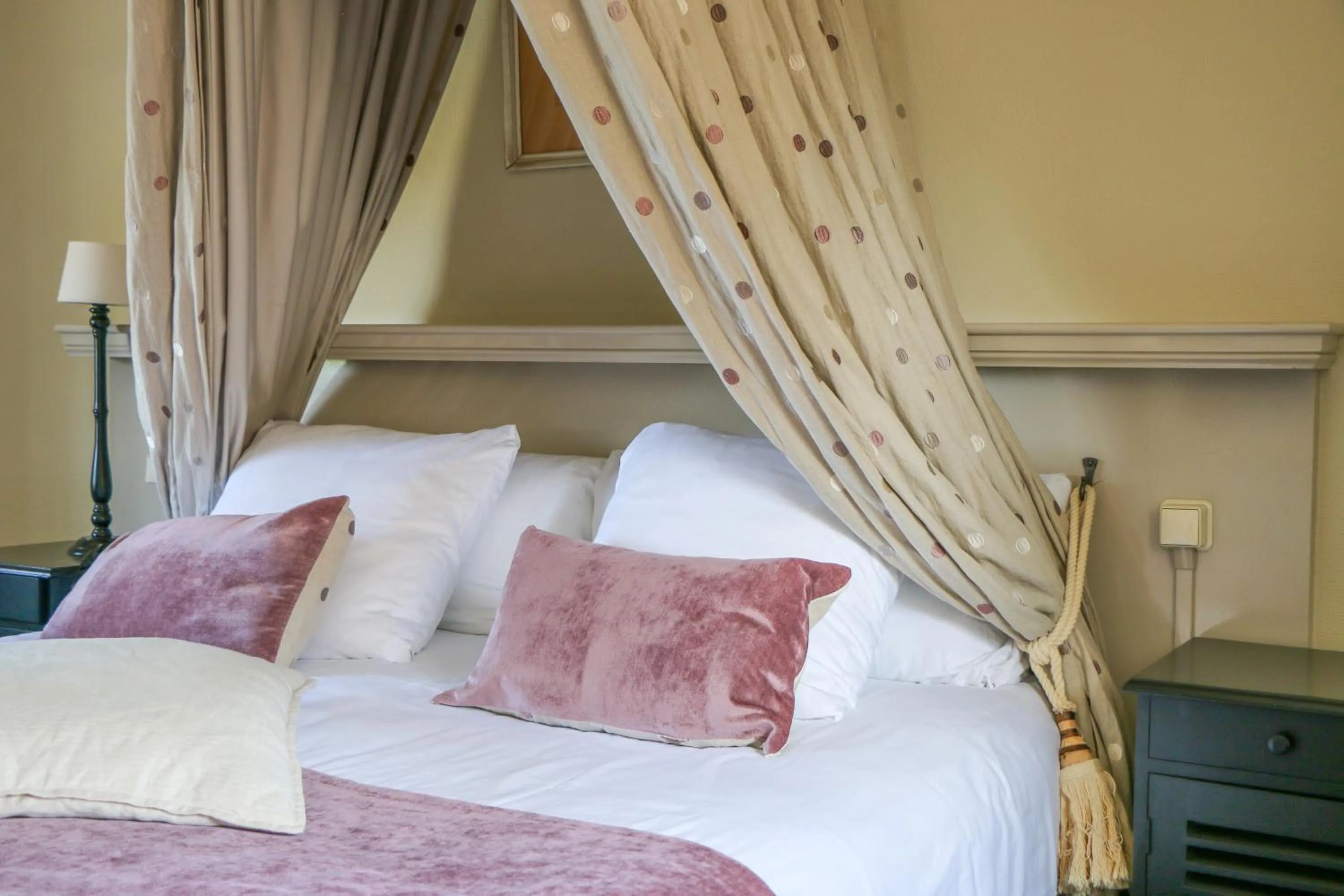 Bed in Auberge de Campveerse Toren