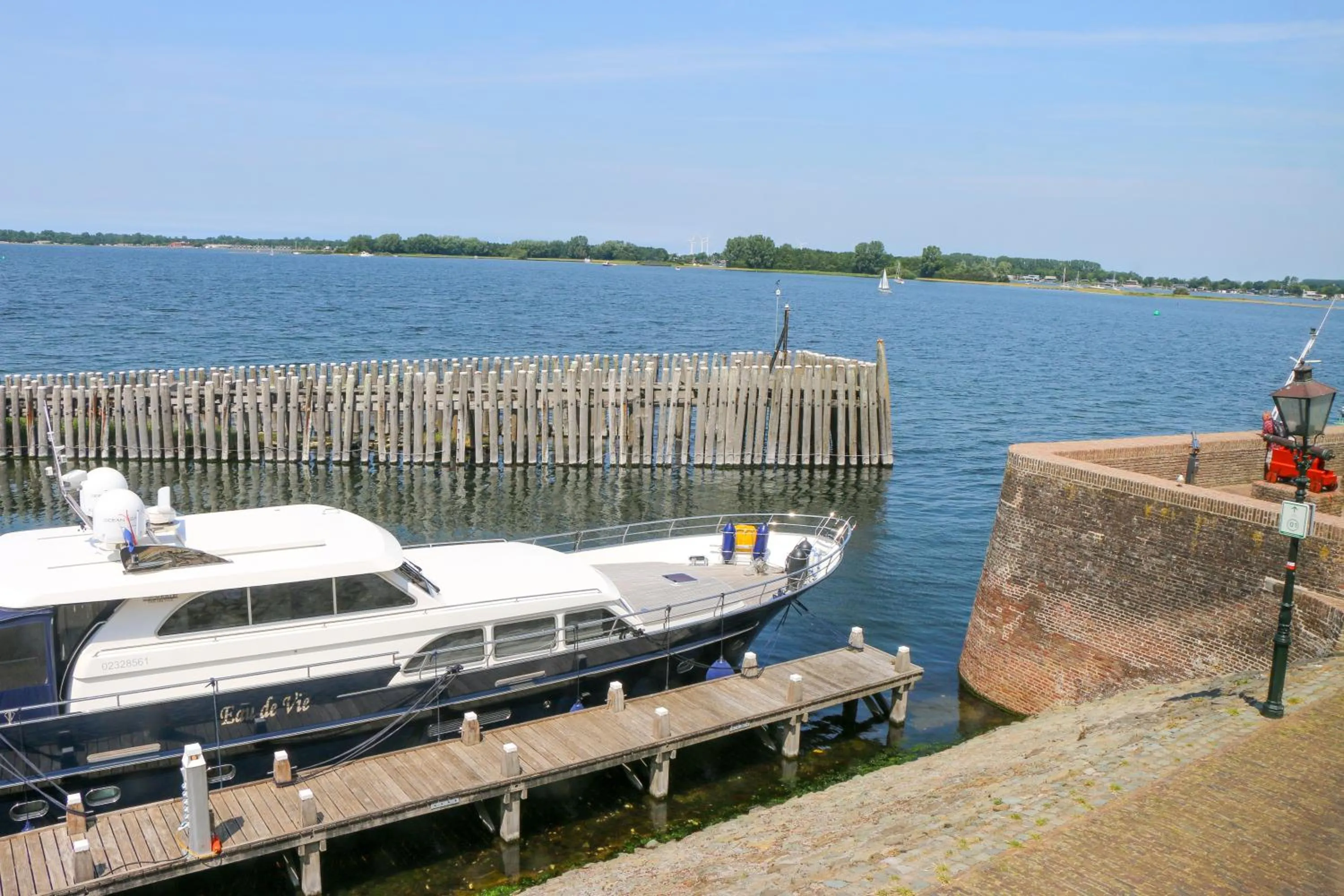 Lake view in Auberge de Campveerse Toren