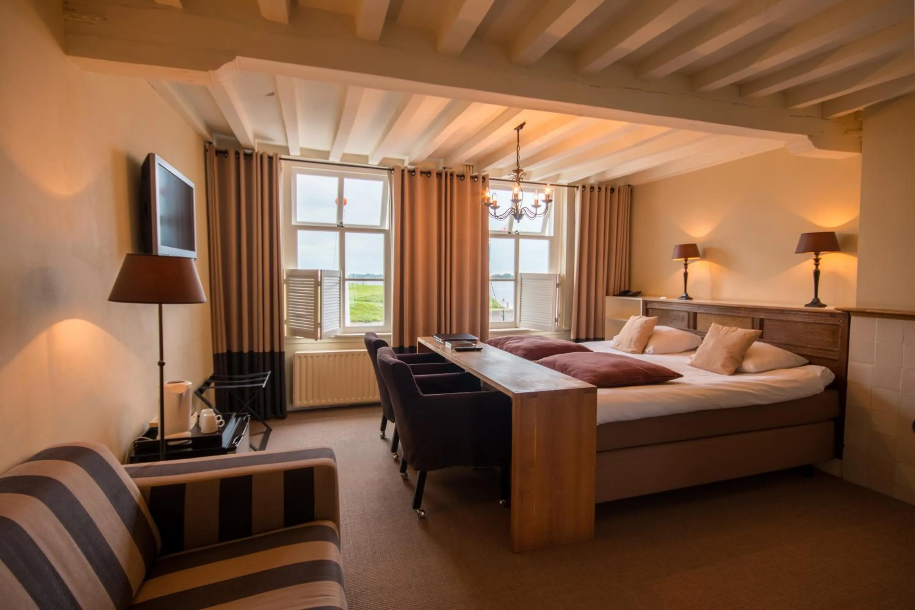 Bedroom, Bed in Auberge de Campveerse Toren