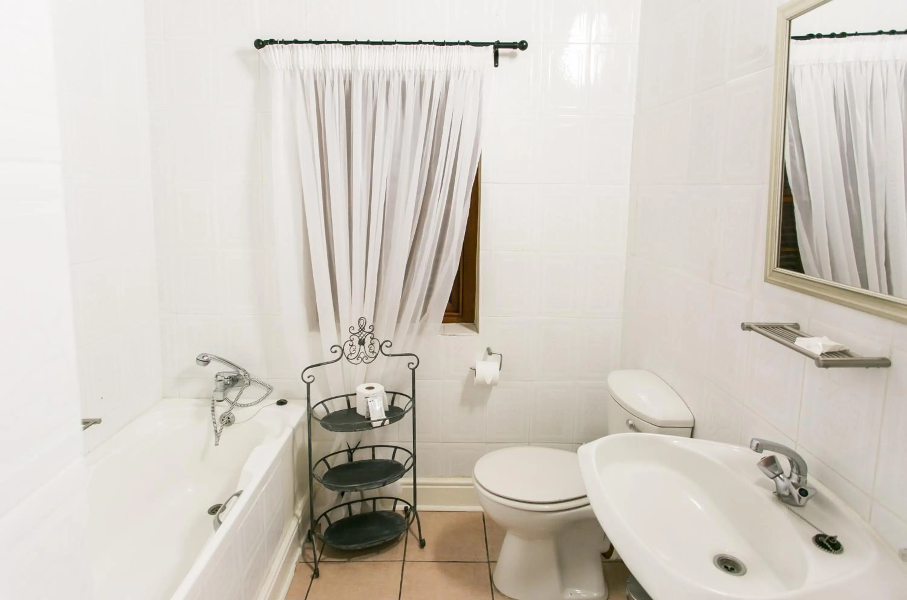 Bathroom in Matoppo Inn