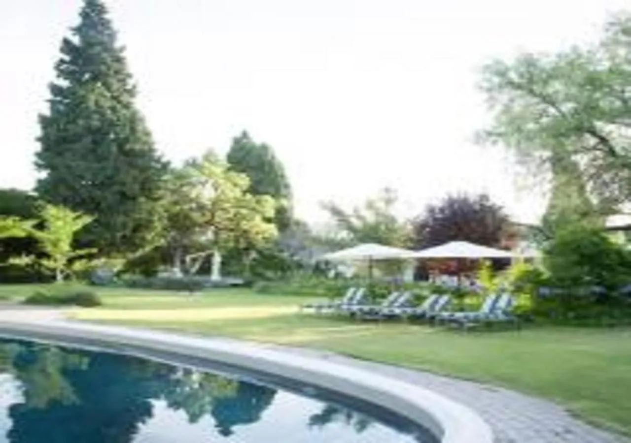 Swimming pool in Matoppo Inn