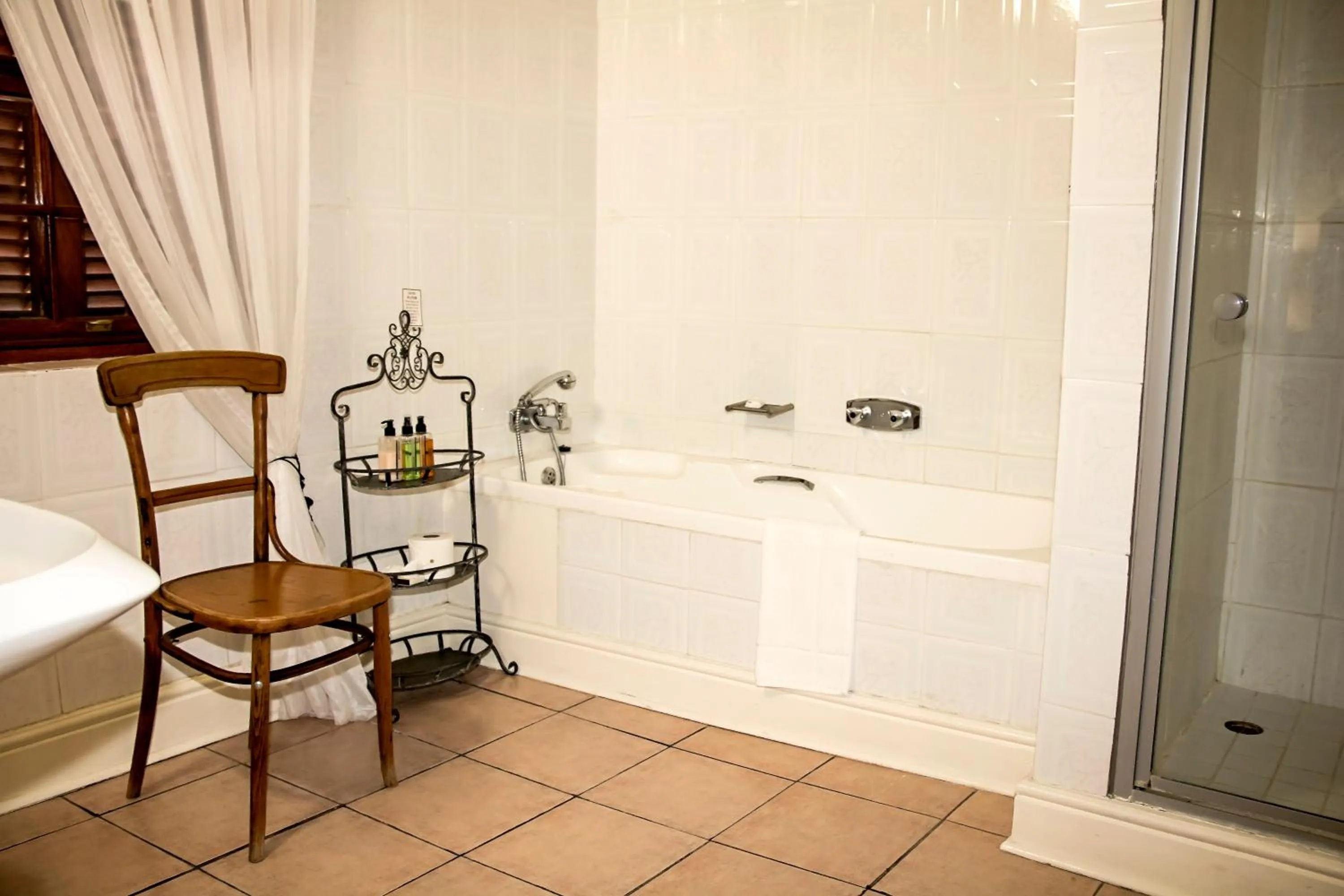 Bathroom in Matoppo Inn