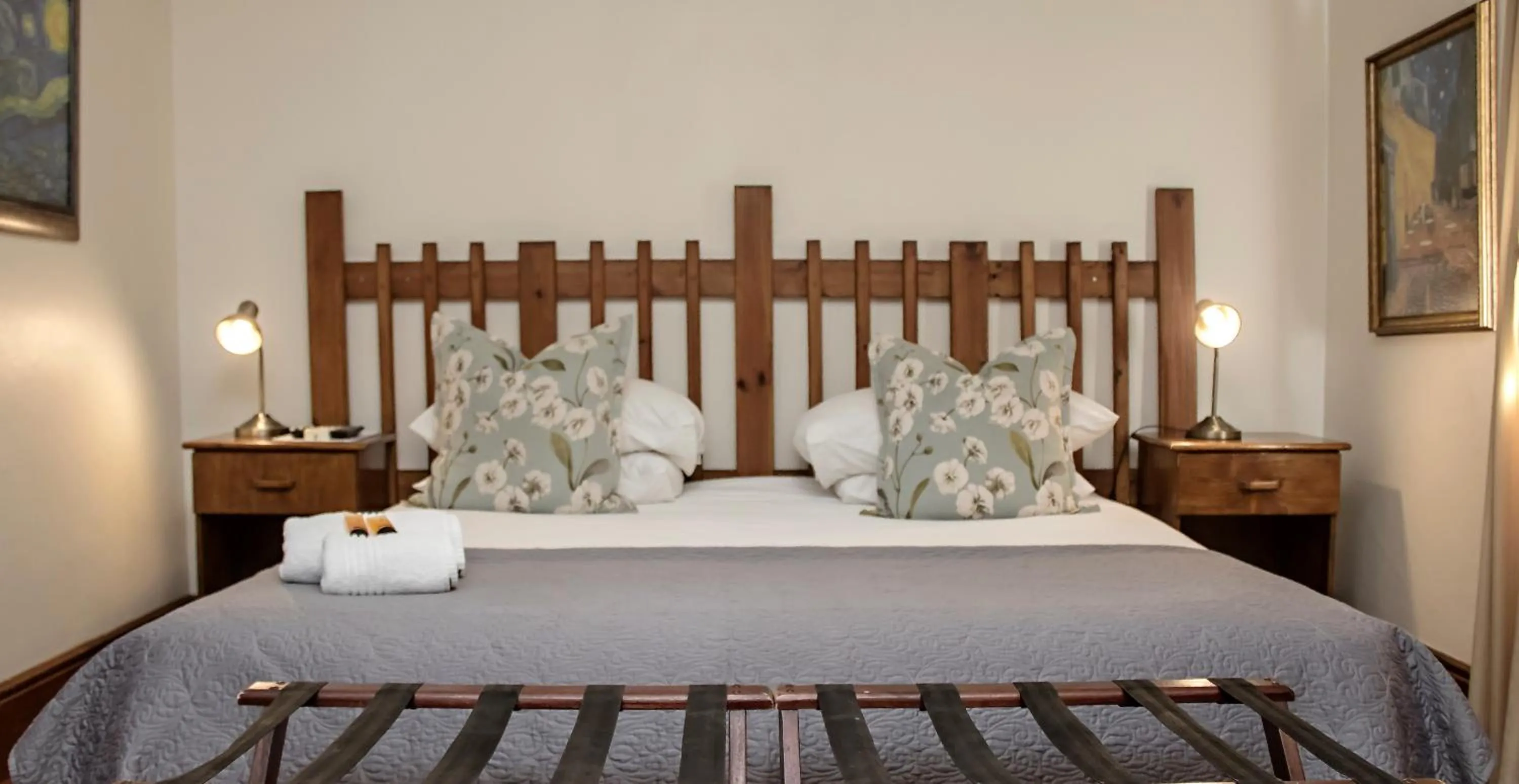 Bedroom, Bed in Matoppo Inn