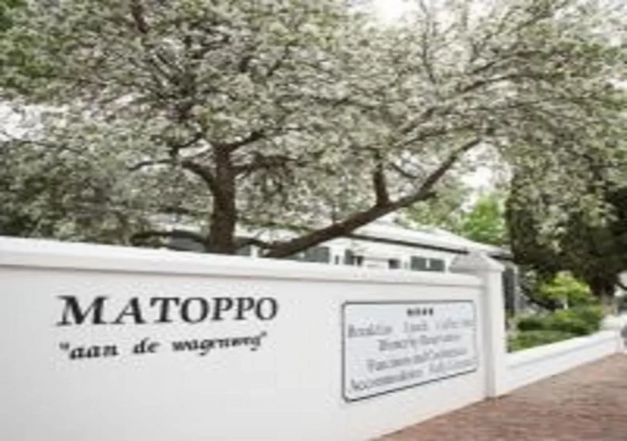 Facade/entrance in Matoppo Inn Facade/entrance in Matoppo Inn