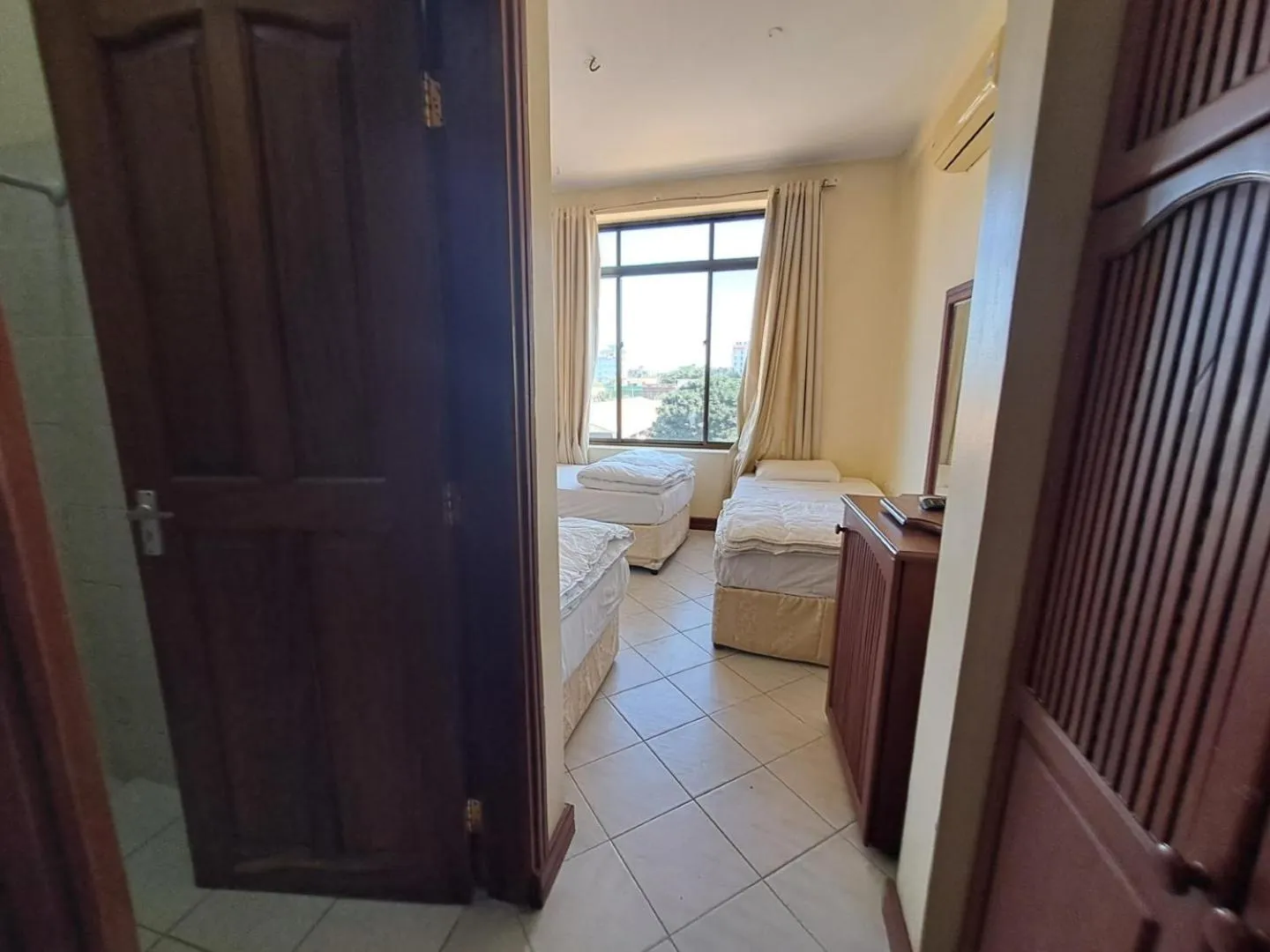 Photo of the whole room in Moshi Leopard Hotel