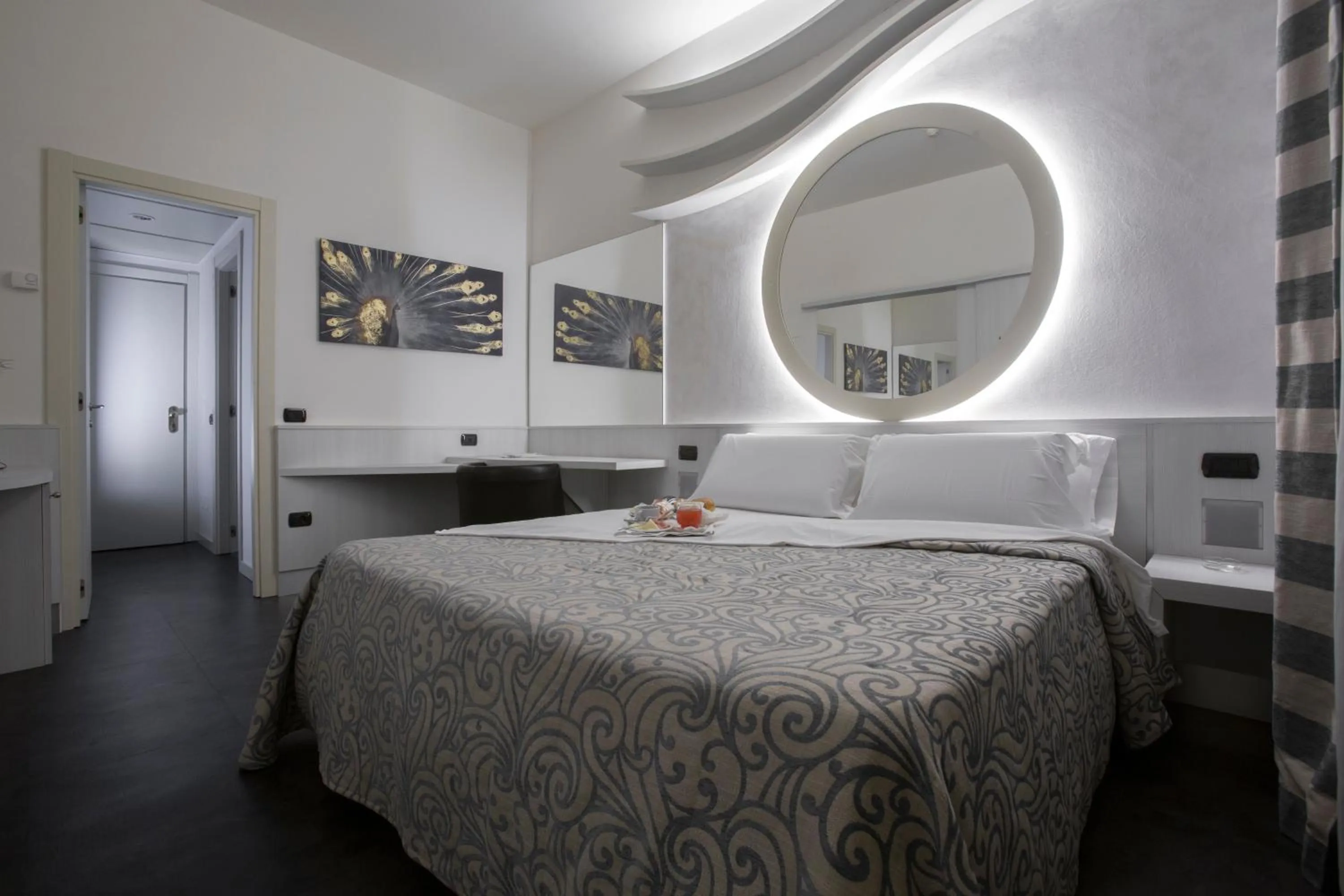Photo of the whole room, Bed in Hotel City Legnano