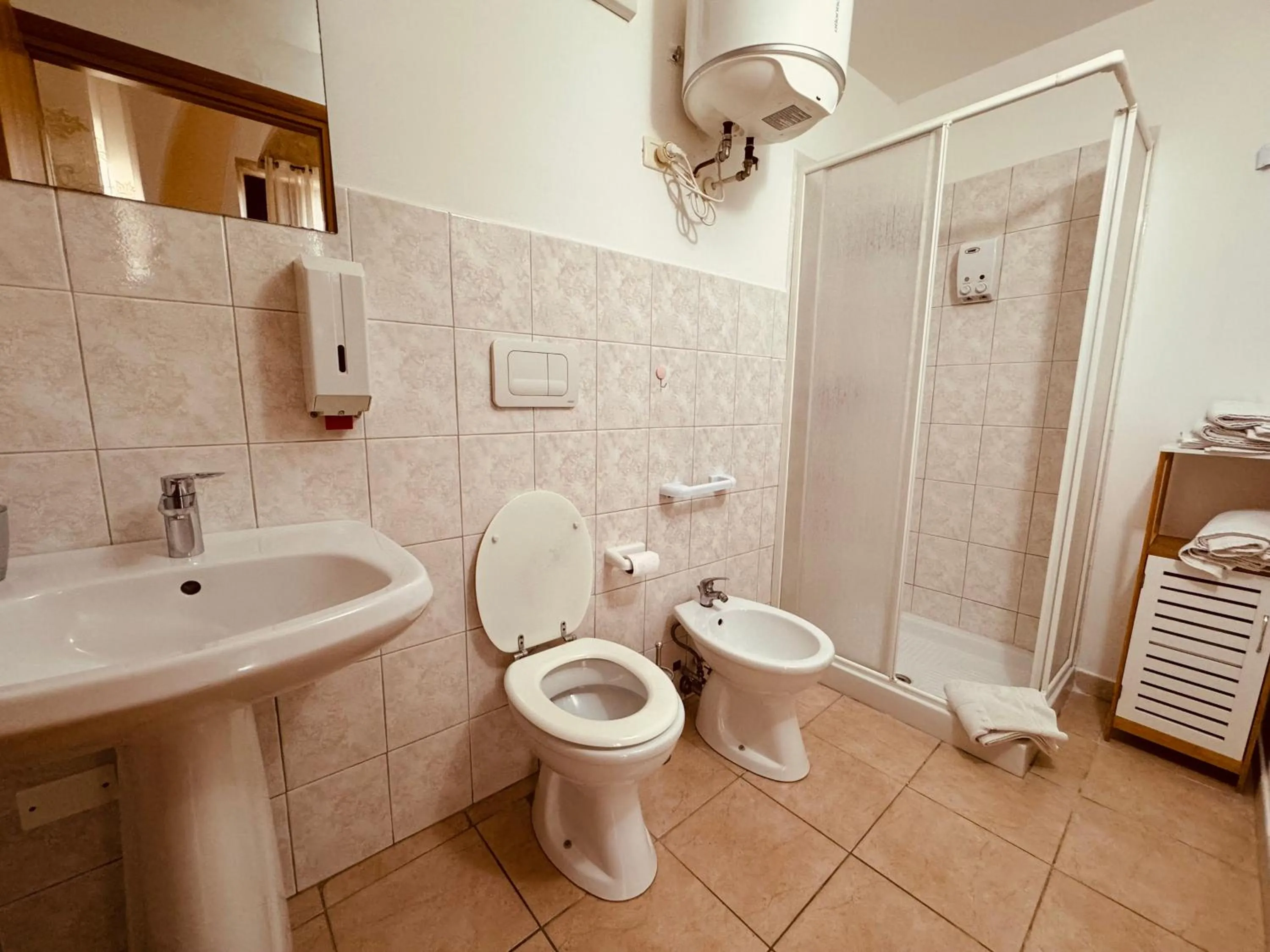 Shower in B&B Porta Grande