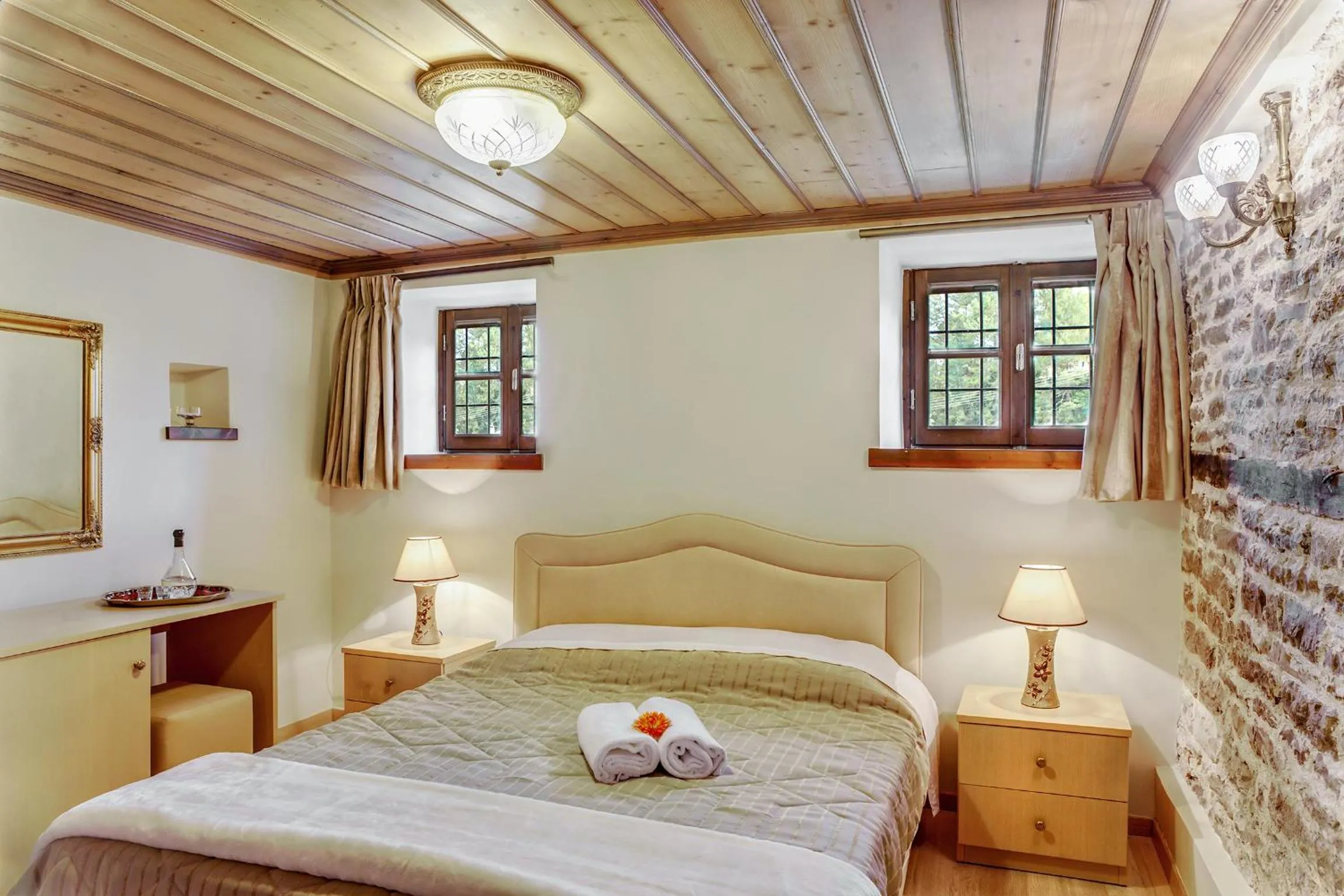 Day, Bed in Archontiko Evridikis