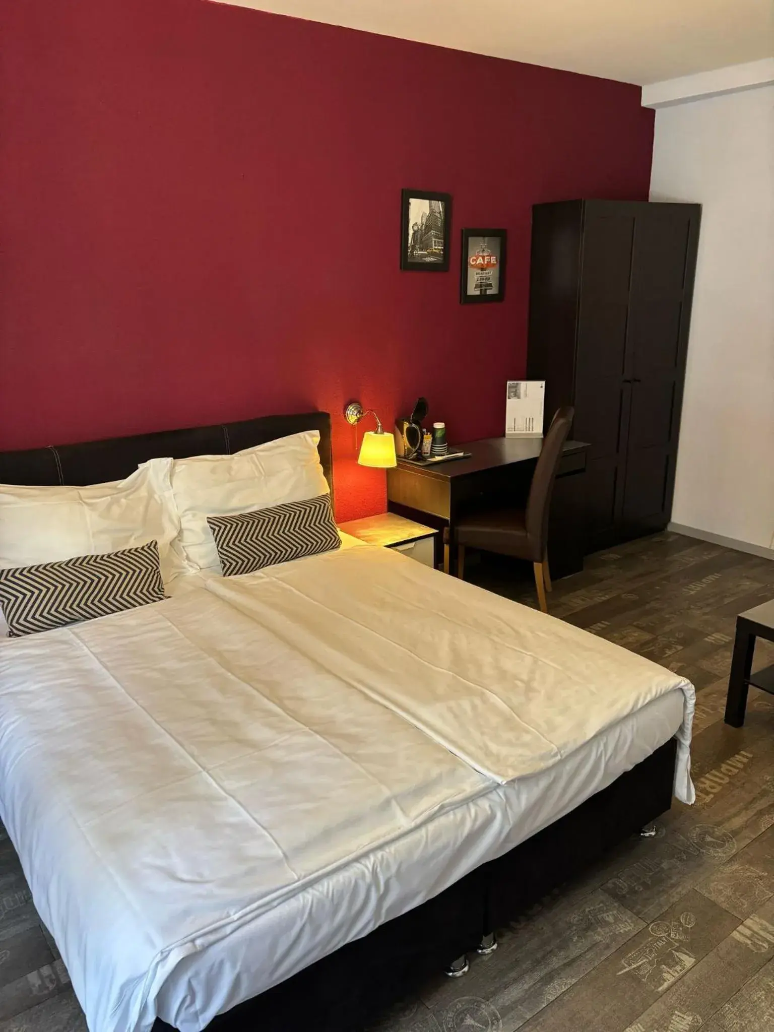 Standard Twin Room with Courtyard View in Hotel Parc & Lac Standard Twin Room with Courtyard View in Hotel Parc & Lac