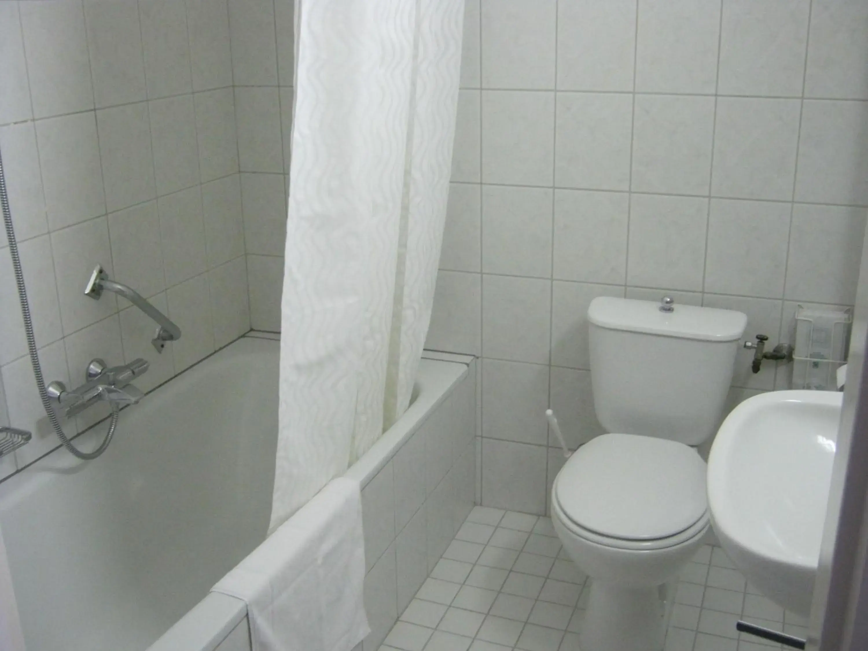 Comfort Double Room with Bath in Fletcher Hotel Restaurant Dinkeloord Comfort Double Room with Bath in Fletcher Hotel Restaurant Dinkeloord