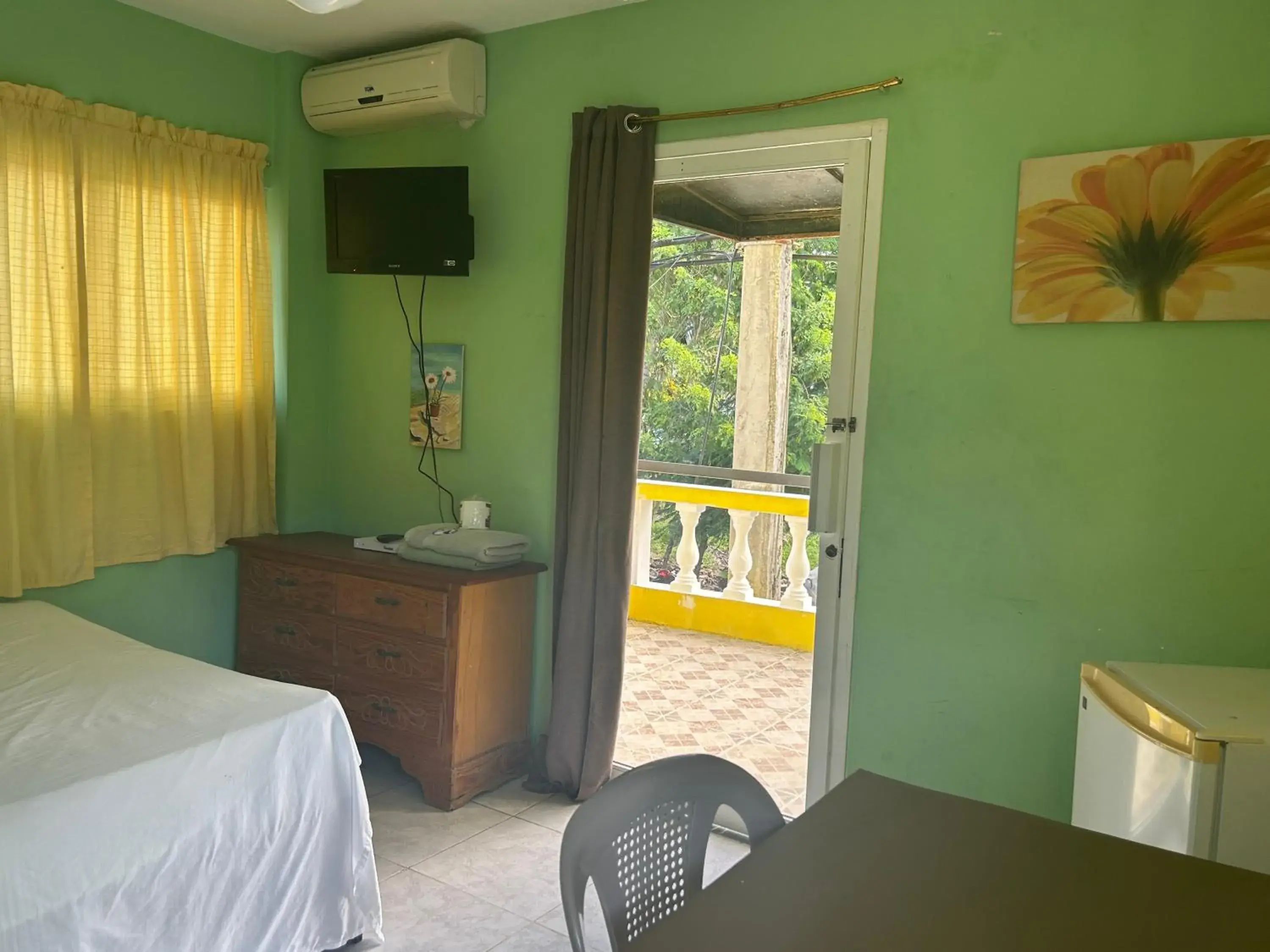 Queen Room with Balcony in Coco Hotel and Hostel Queen Room with Balcony in Coco Hotel and Hostel