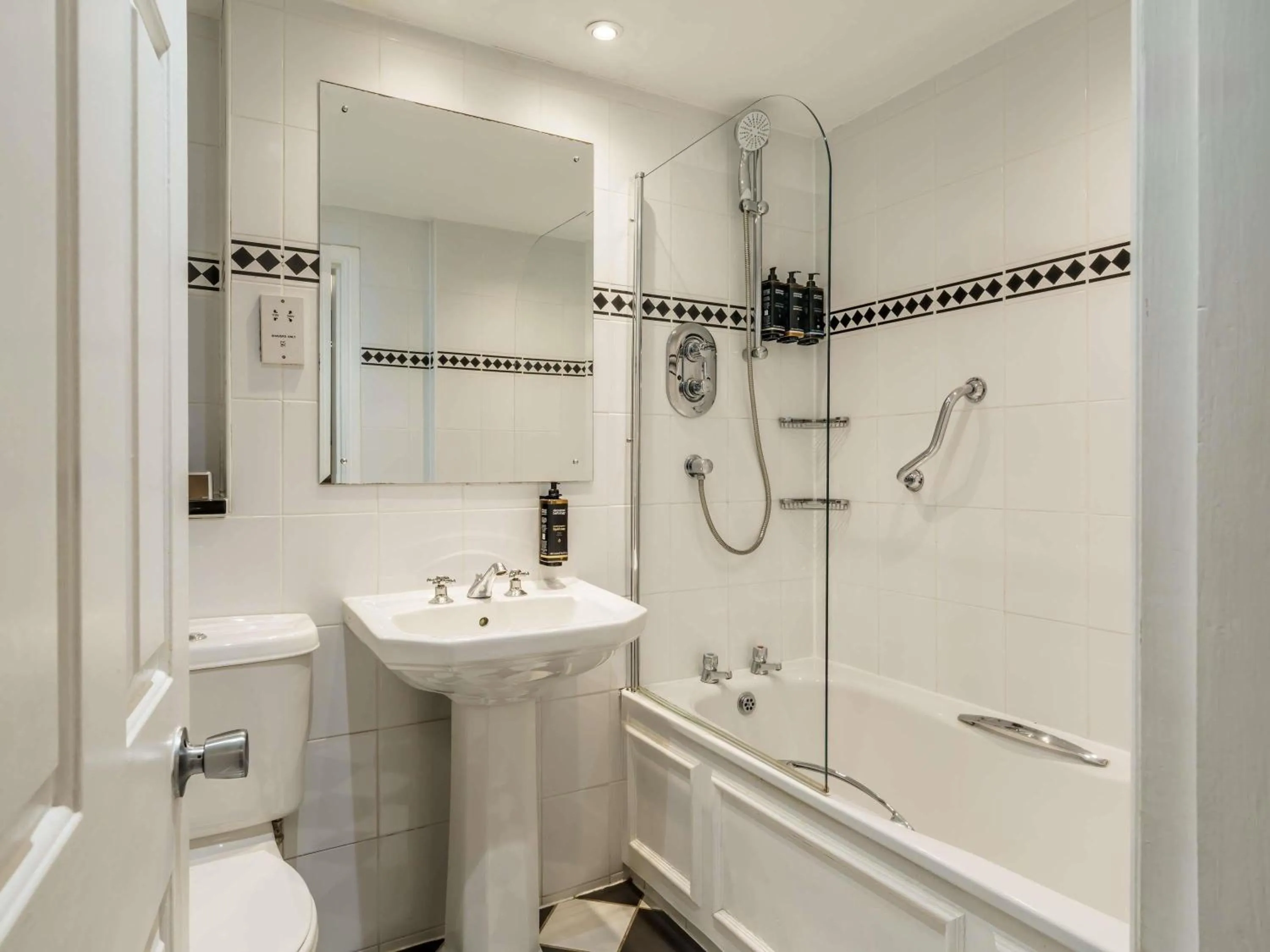 Bedroom in Mercure Blackburn Dunkenhalgh Hotel & Spa