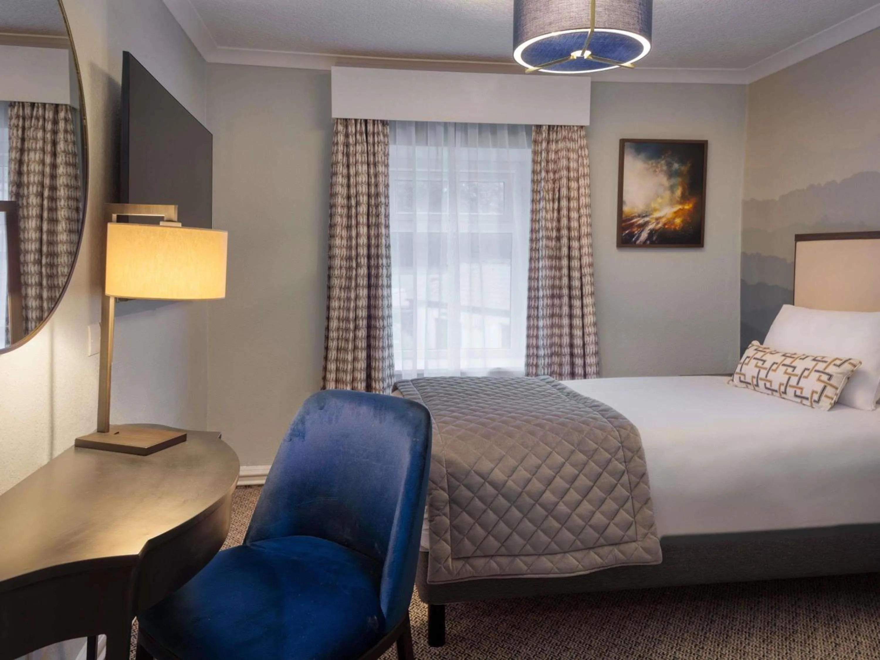 Property building, Bed in Mercure Blackburn Dunkenhalgh Hotel & Spa