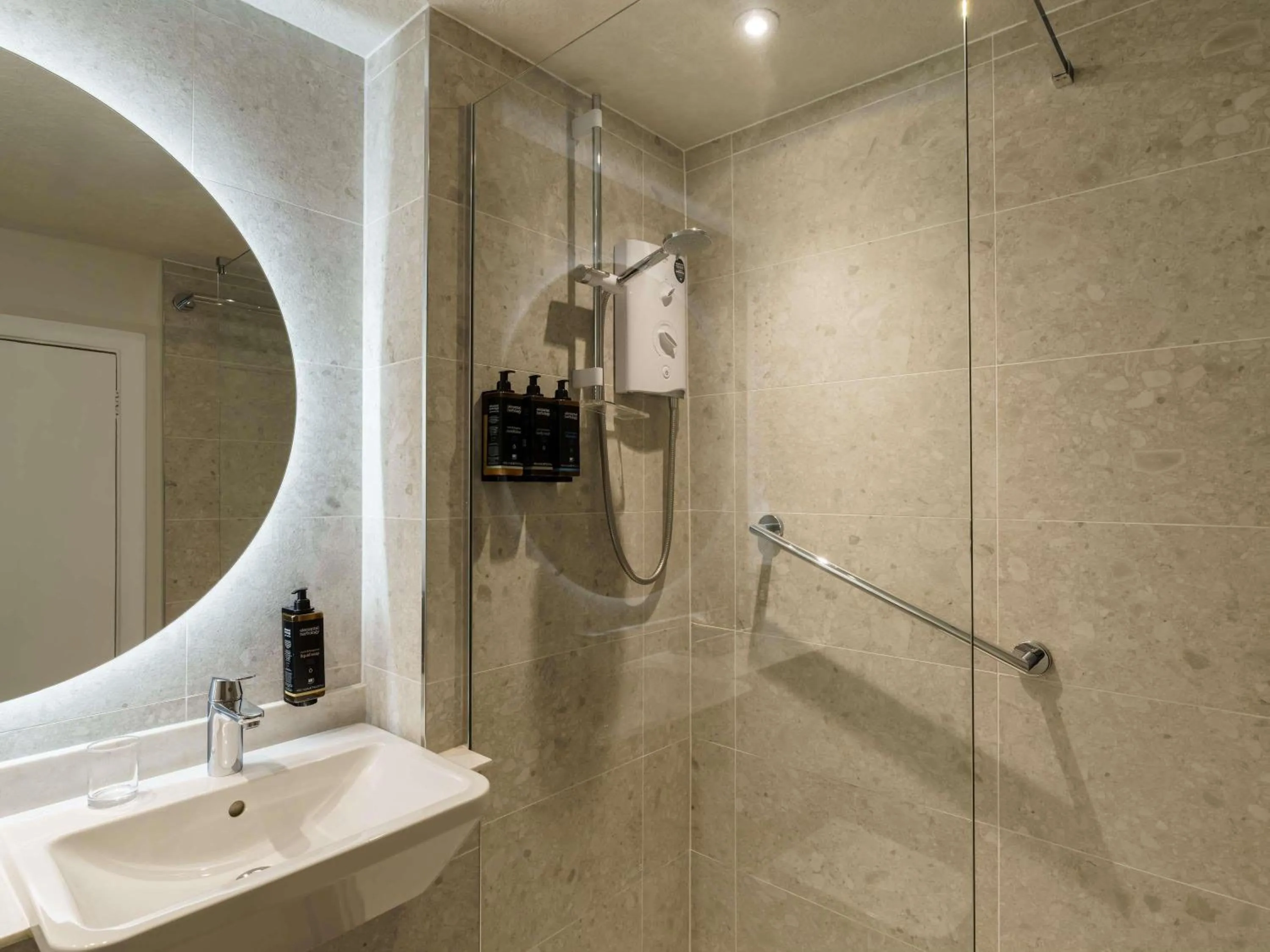 Bedroom in Mercure Blackburn Dunkenhalgh Hotel & Spa