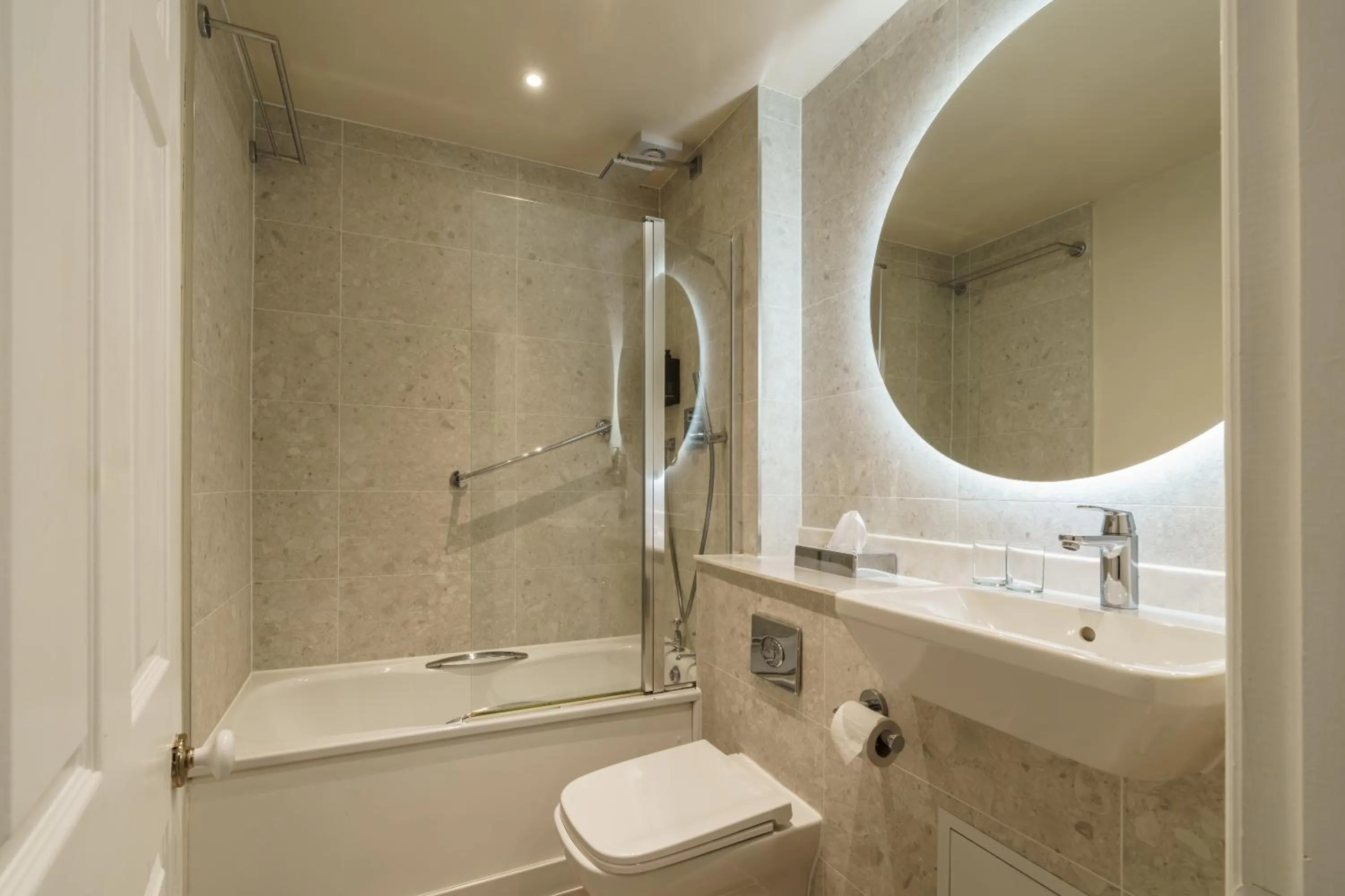 Bathroom in Mercure Blackburn Dunkenhalgh Hotel & Spa
