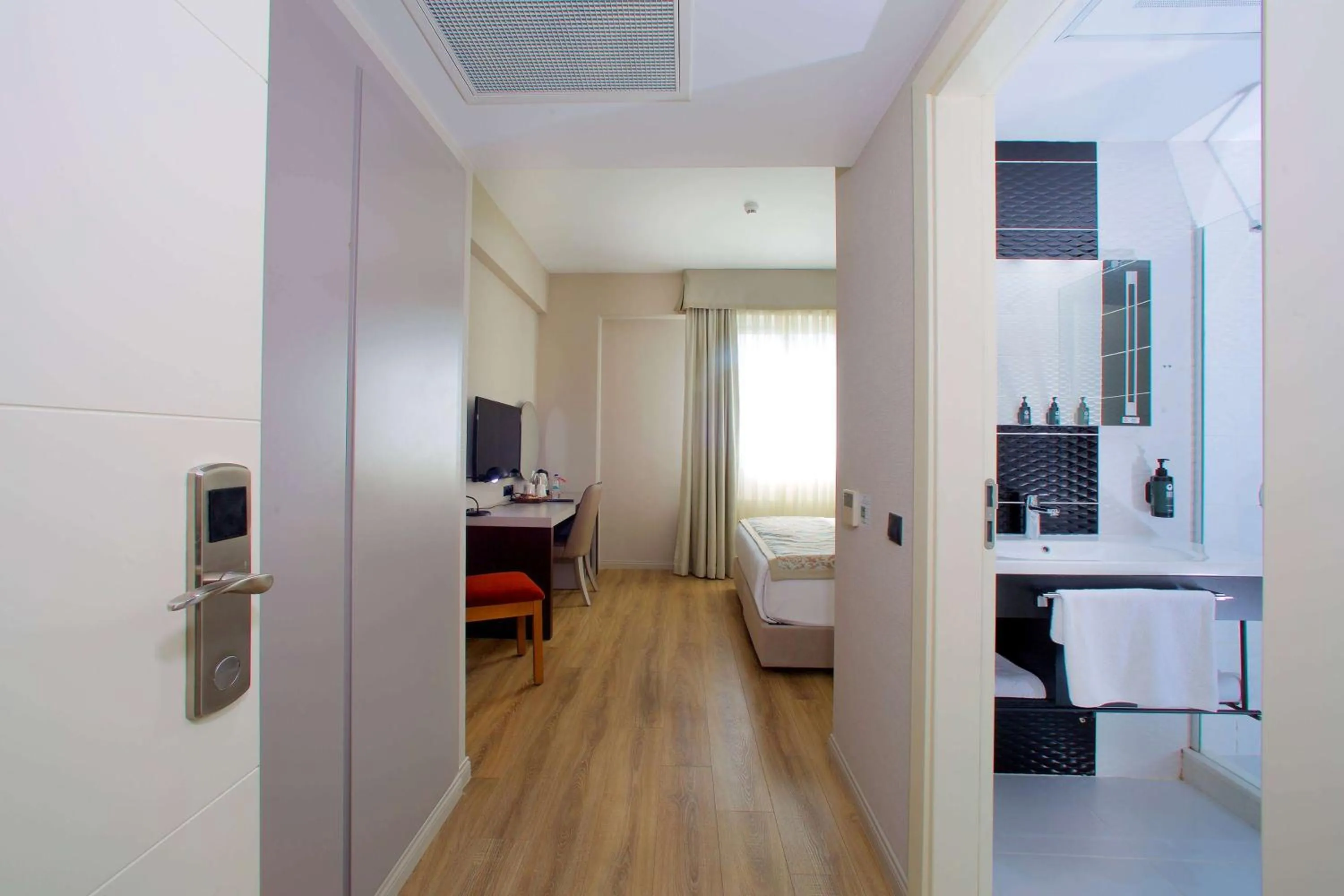 Photo of the whole room in Ramada By Wyndham Soma