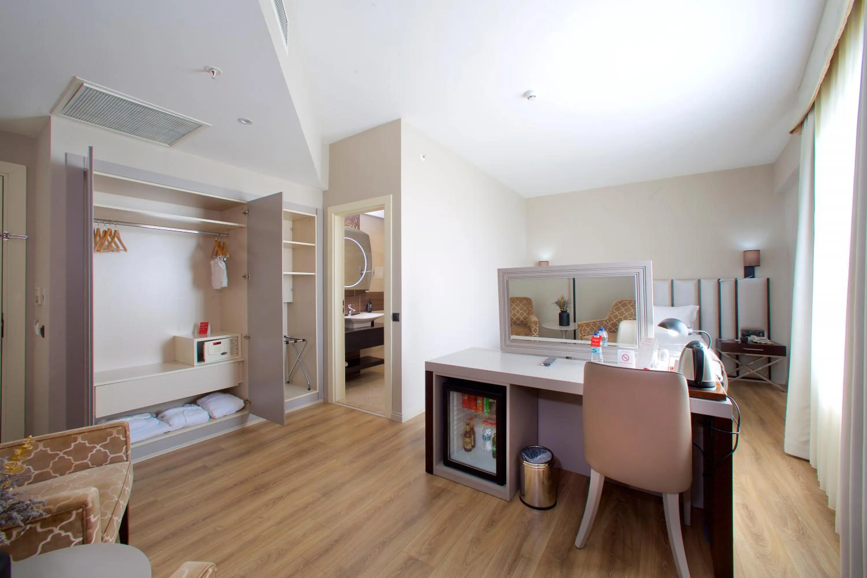 wardrobe, Bed in Ramada By Wyndham Soma