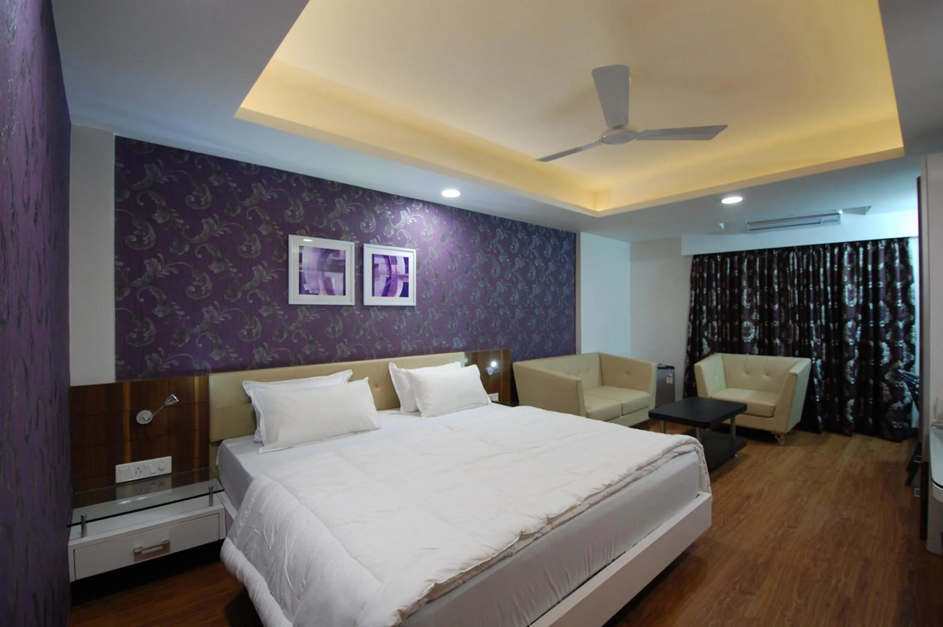 Decorative detail, Bed in Hotel Ambassador