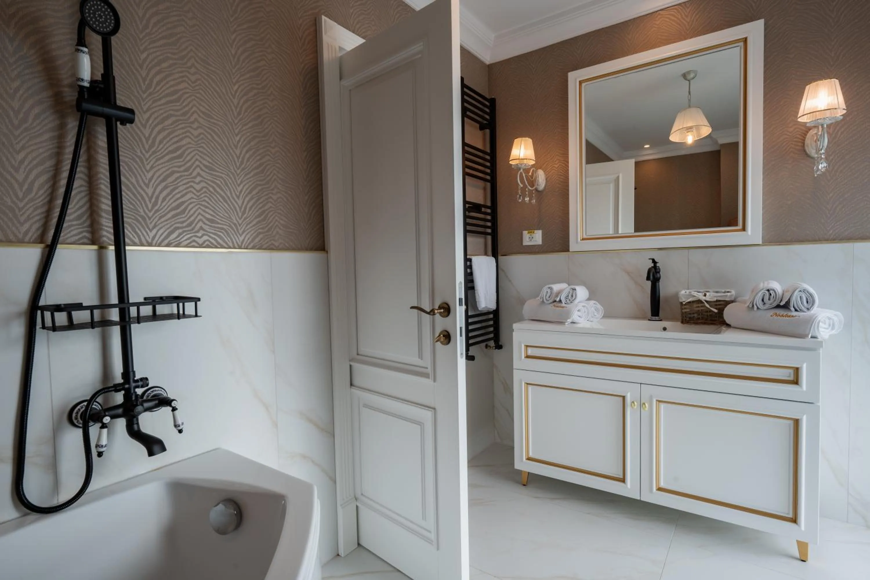 Bathroom in Hotel NOBLESSE Boutique&Spa