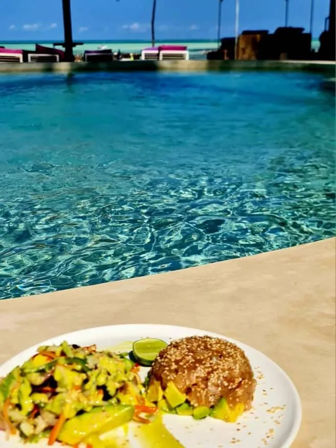 Swimming pool in Blue Reef Sport & Fishing Lodge and Bungalows