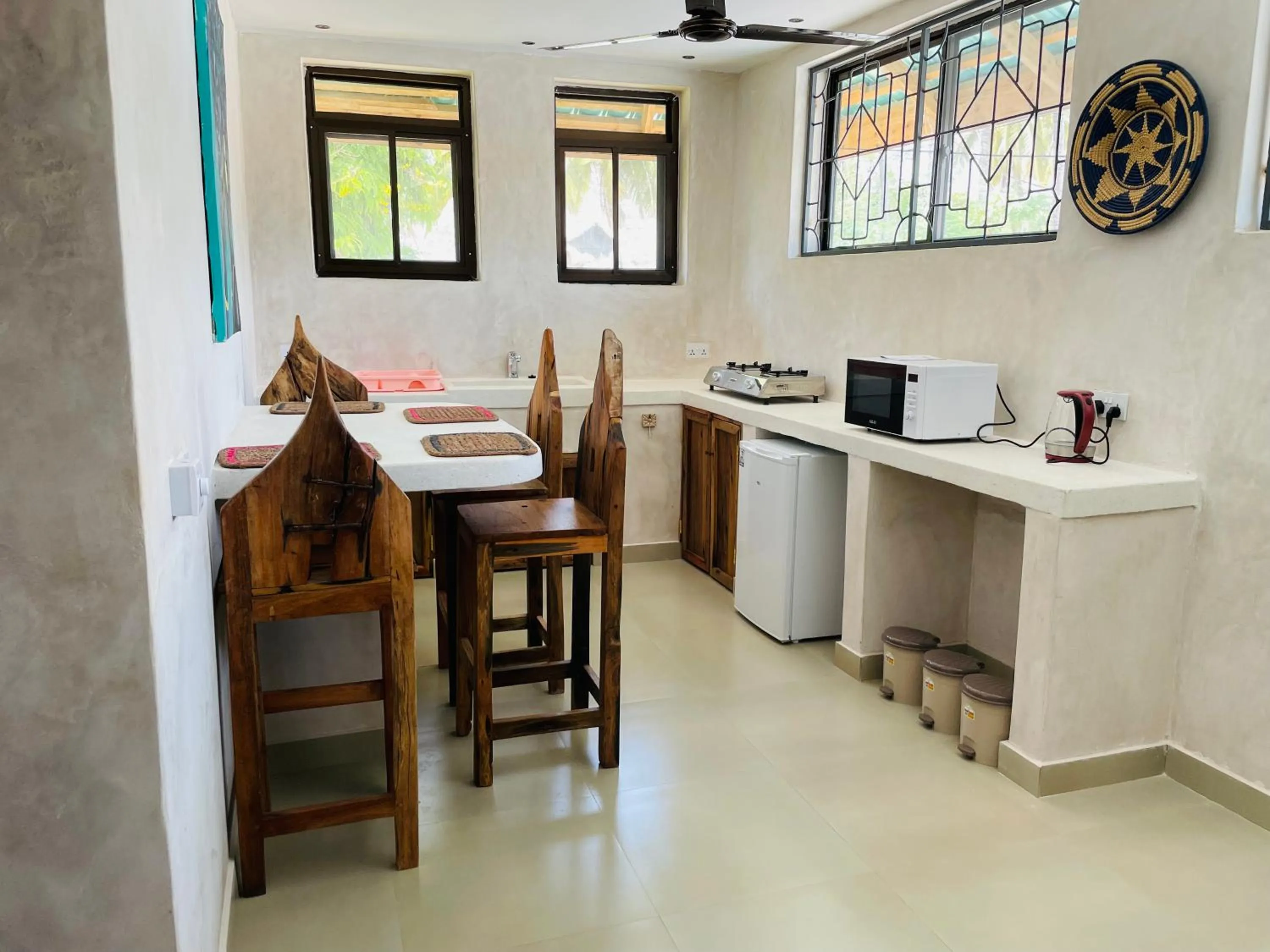 Kitchen or kitchenette in Blue Reef Sport & Fishing Lodge and Bungalows