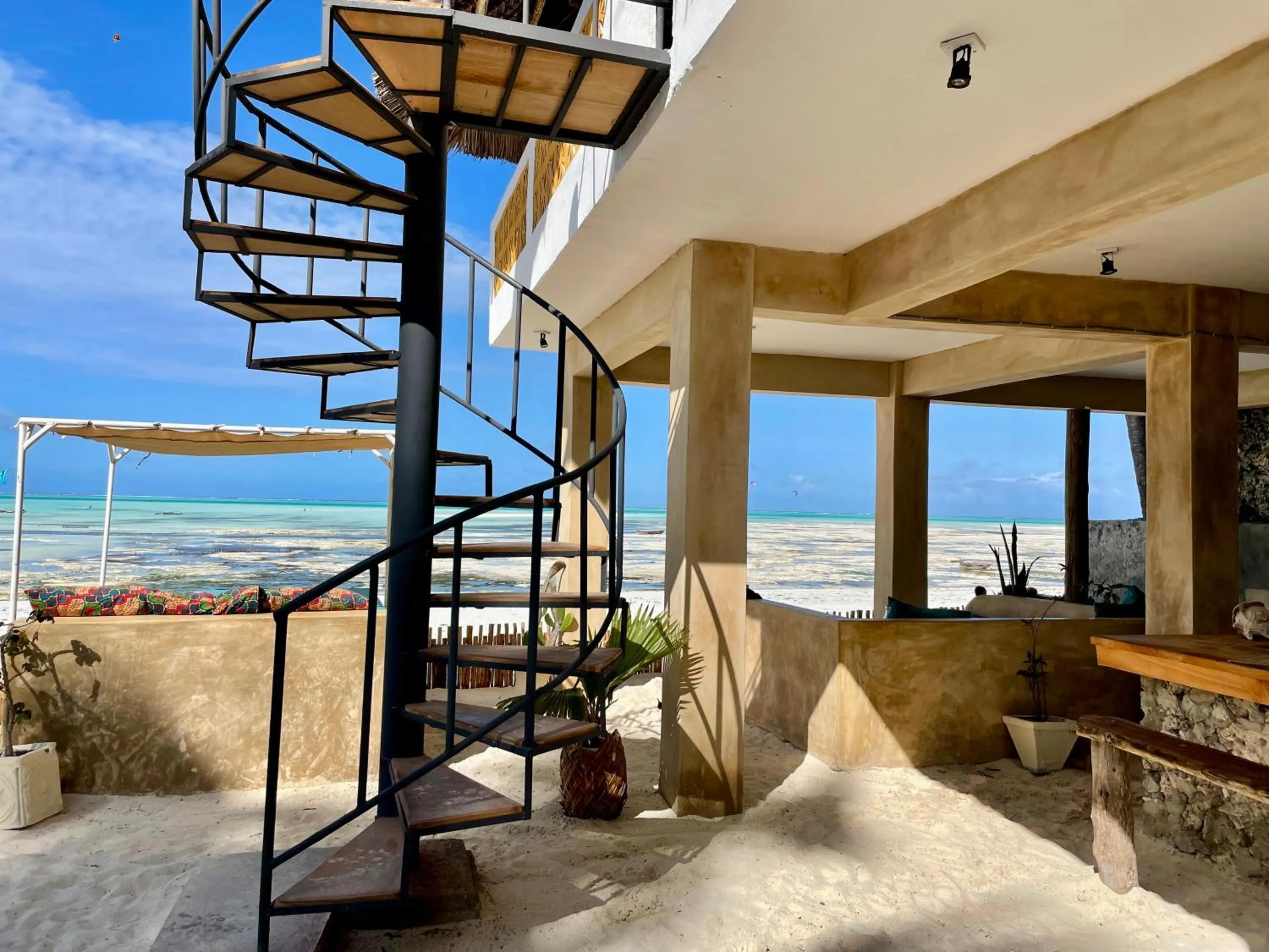 Property building in Blue Reef Sport & Fishing Lodge and Bungalows