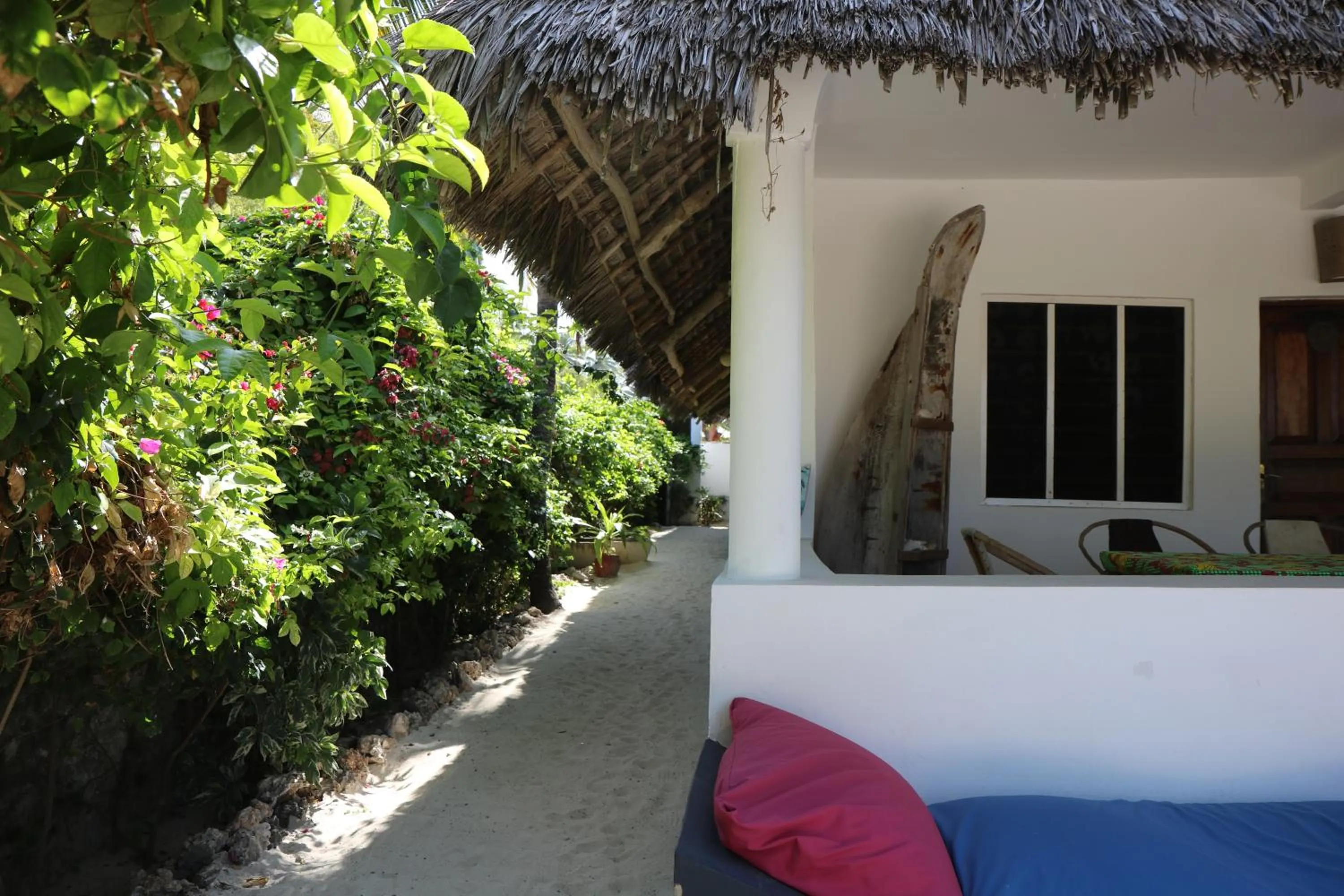 Property building in Blue Reef Sport & Fishing Lodge and Bungalows