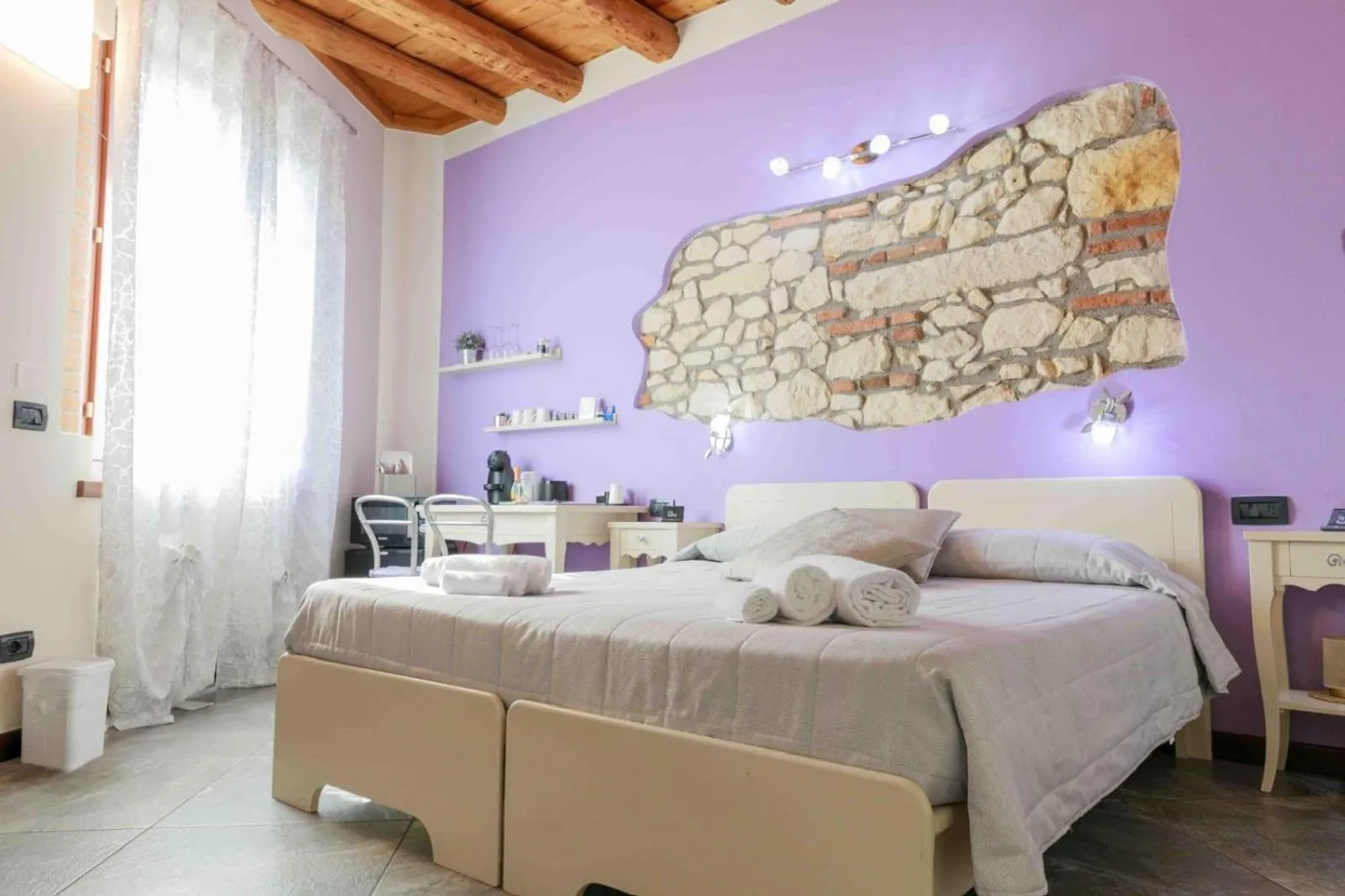 Bedroom, Bed in CQ Rooms Verona