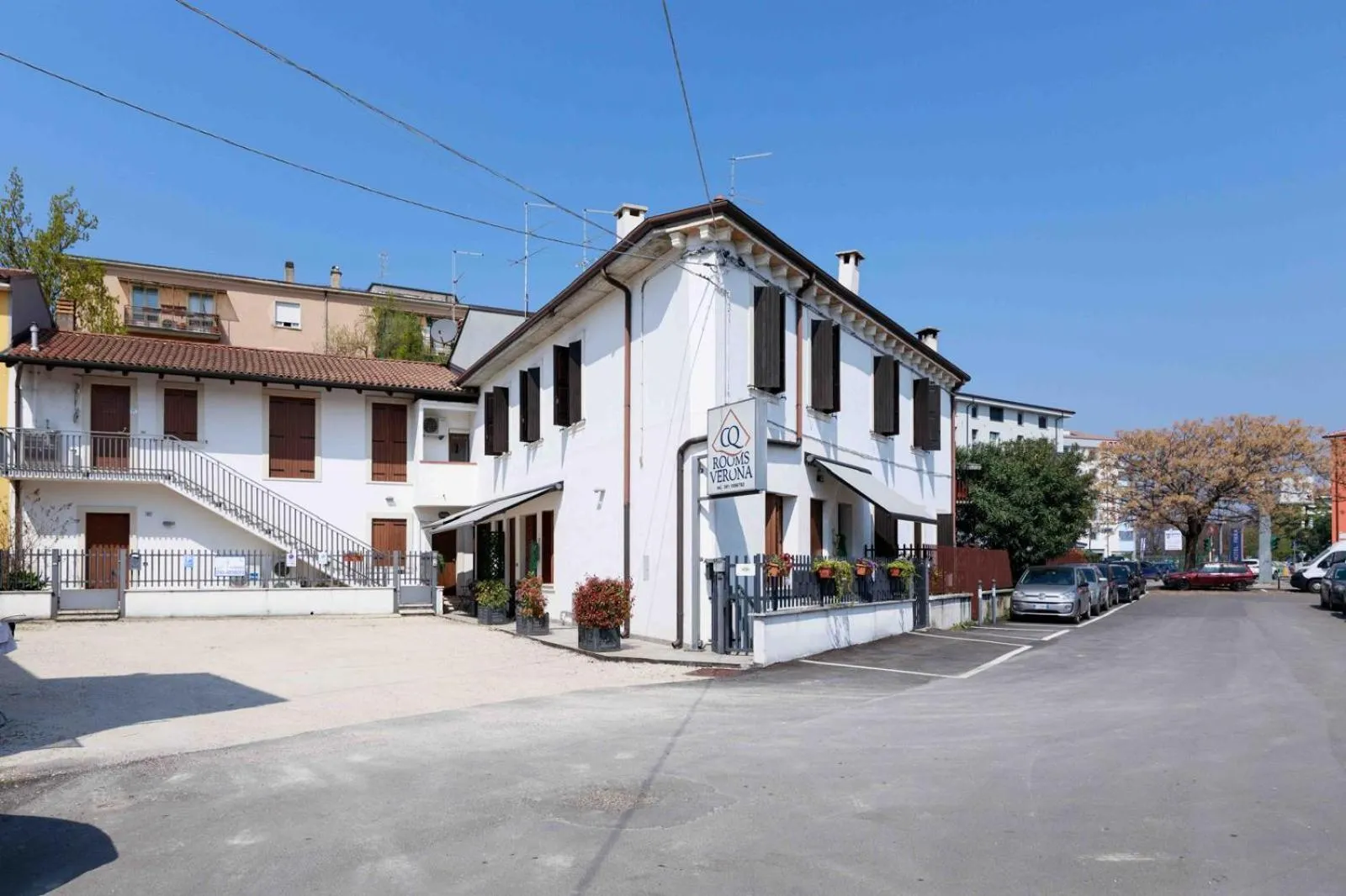 Parking in CQ Rooms Verona