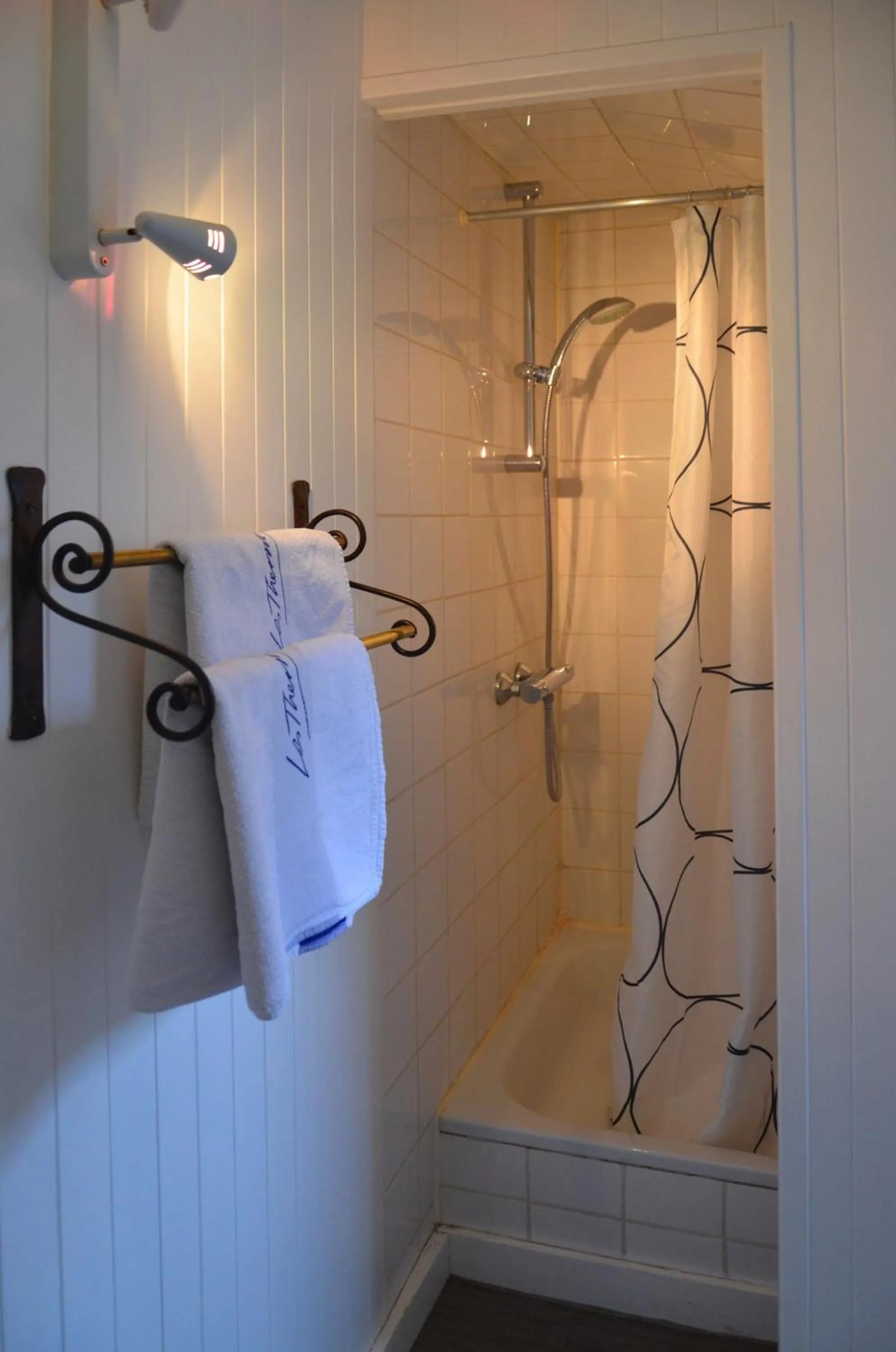 Bathroom in Le Petit Maur