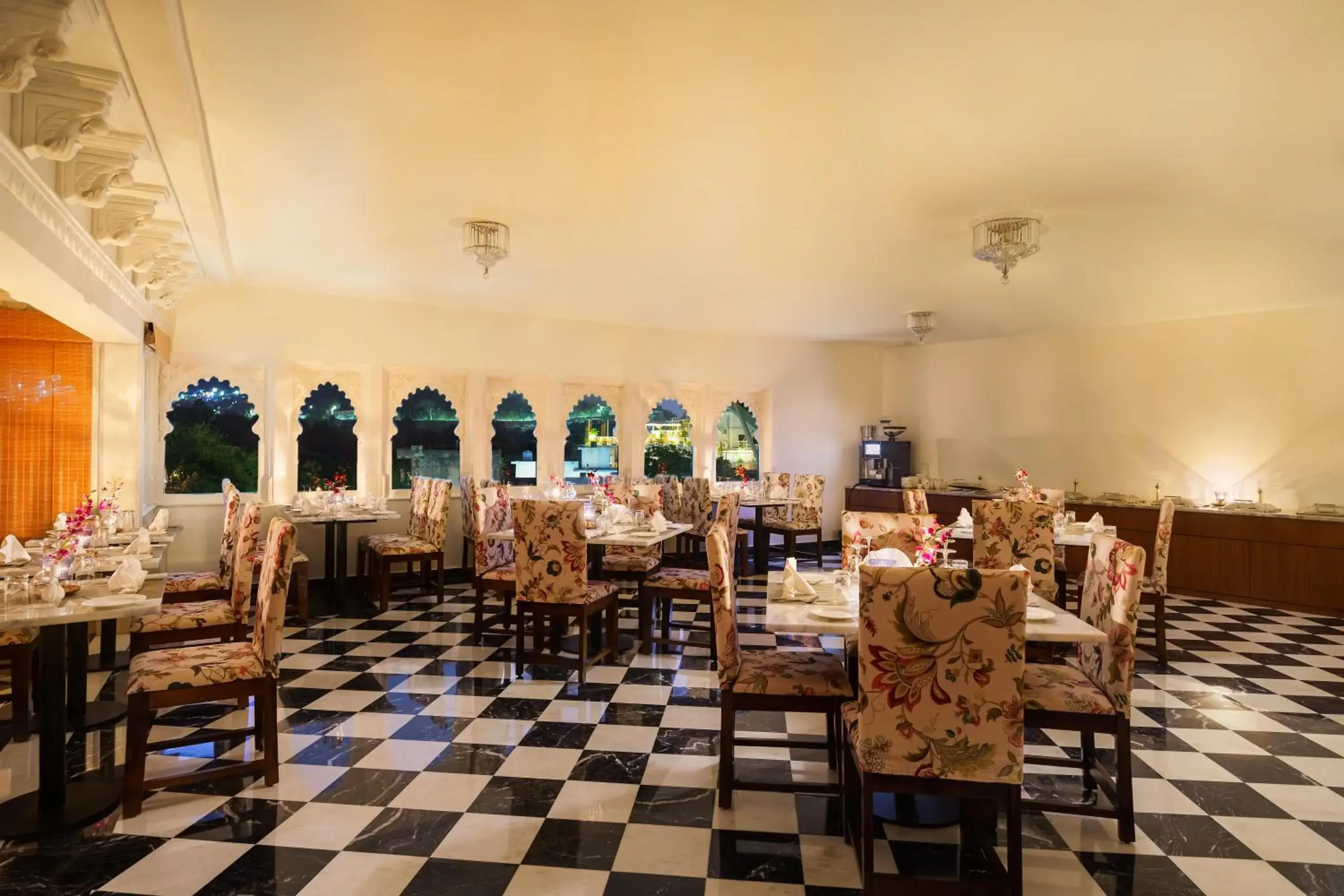 Restaurant/places to eat in Chunda Haveli Restaurant/places to eat in Chunda Haveli