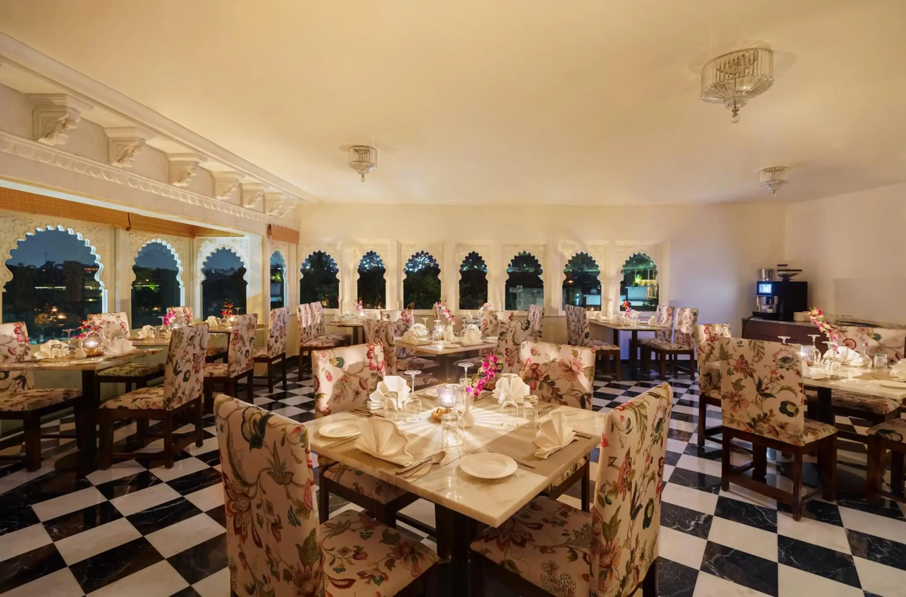 Restaurant/places to eat in Chunda Haveli Restaurant/places to eat in Chunda Haveli
