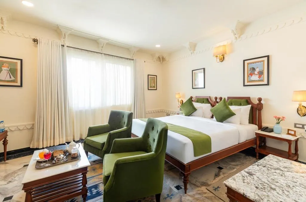 Bed in Chunda Haveli