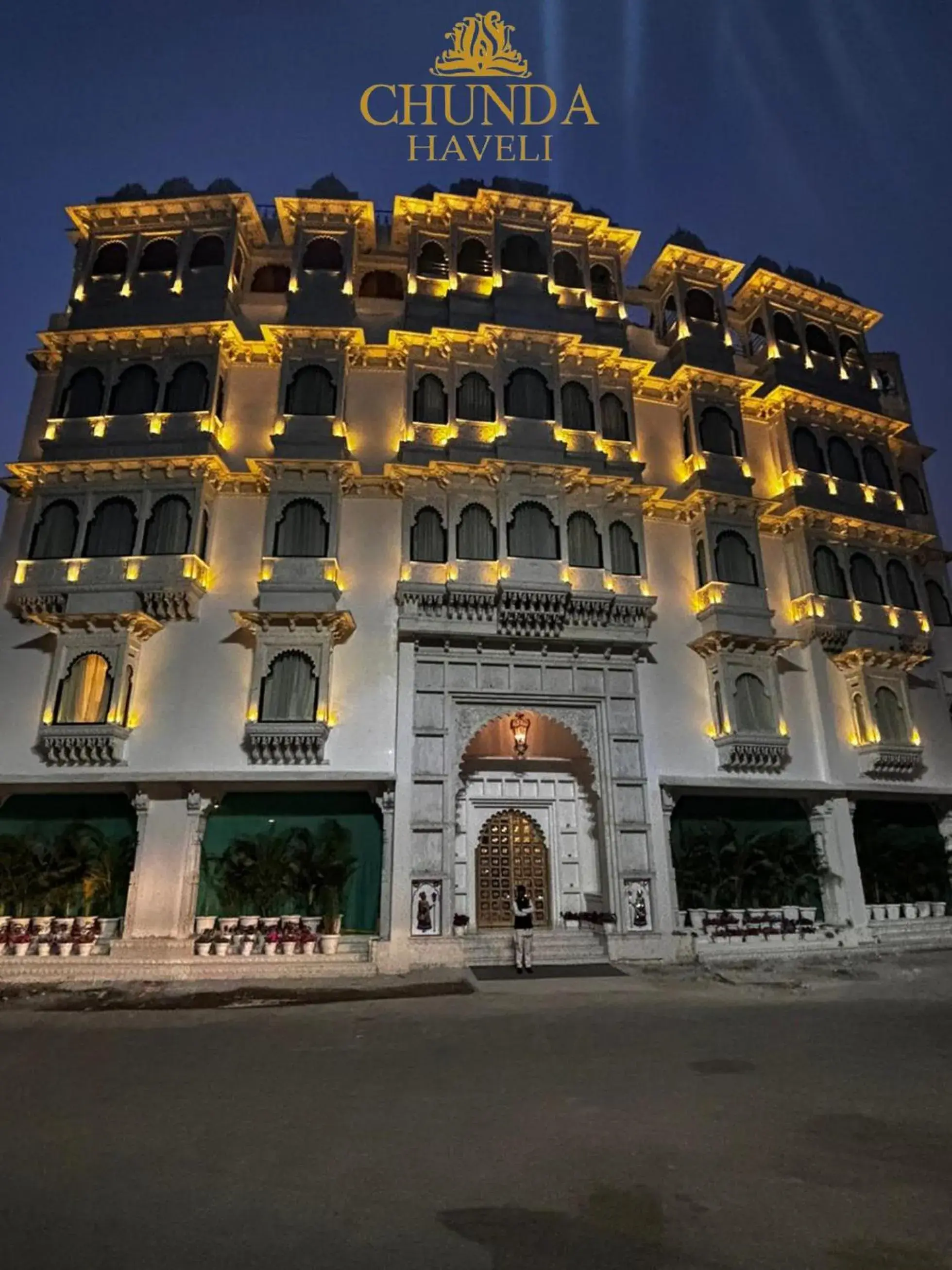 Facade/entrance in Chunda Haveli Facade/entrance in Chunda Haveli