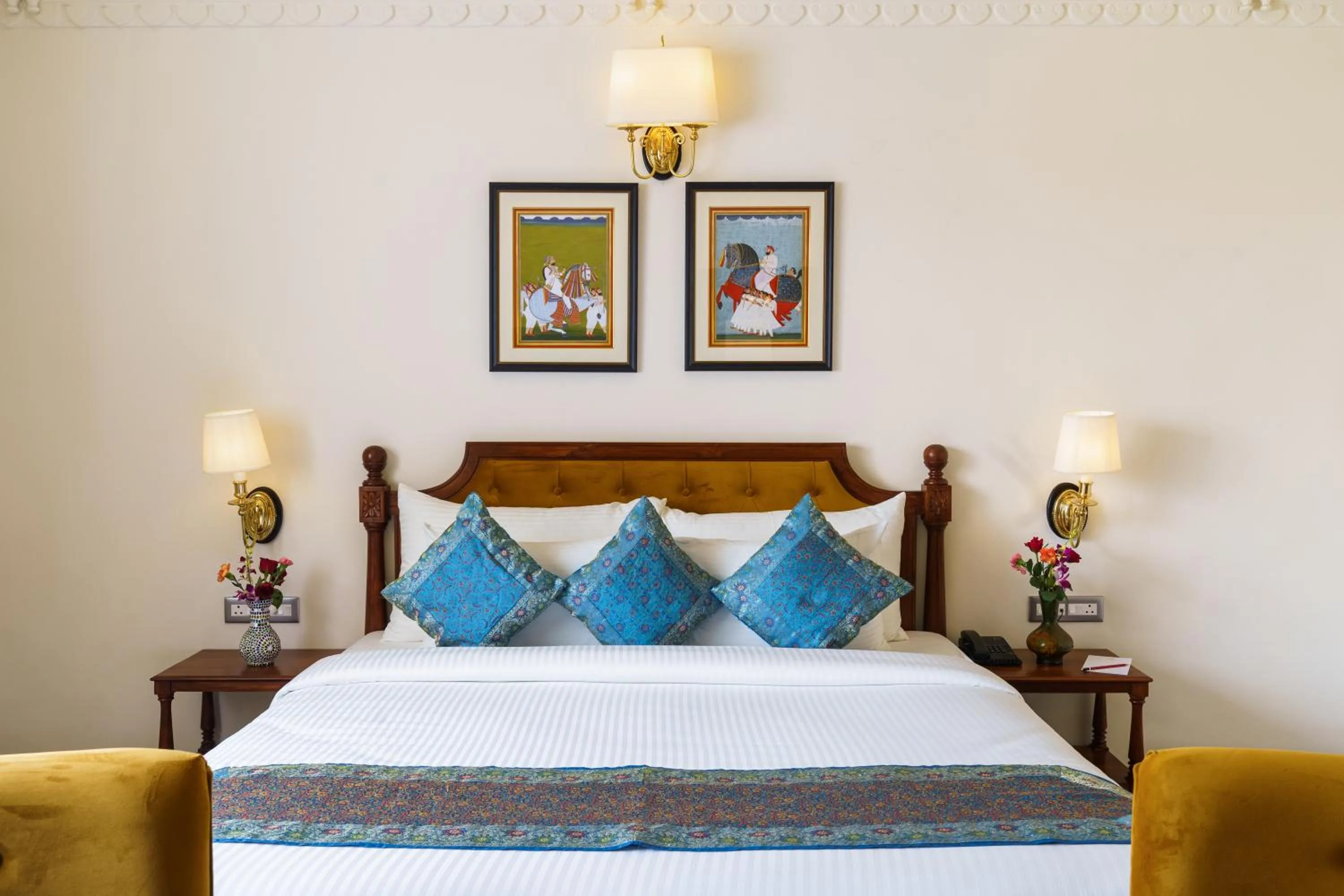 Bed in Chunda Haveli