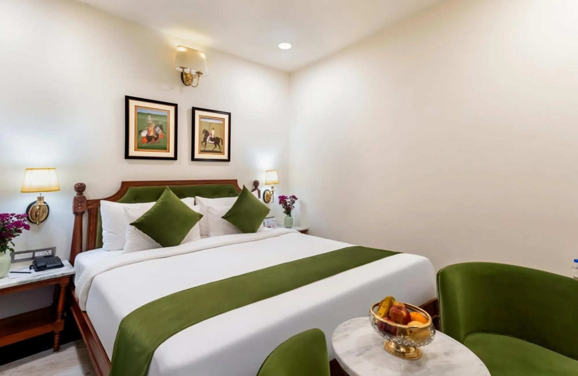 Bed in Chunda Haveli