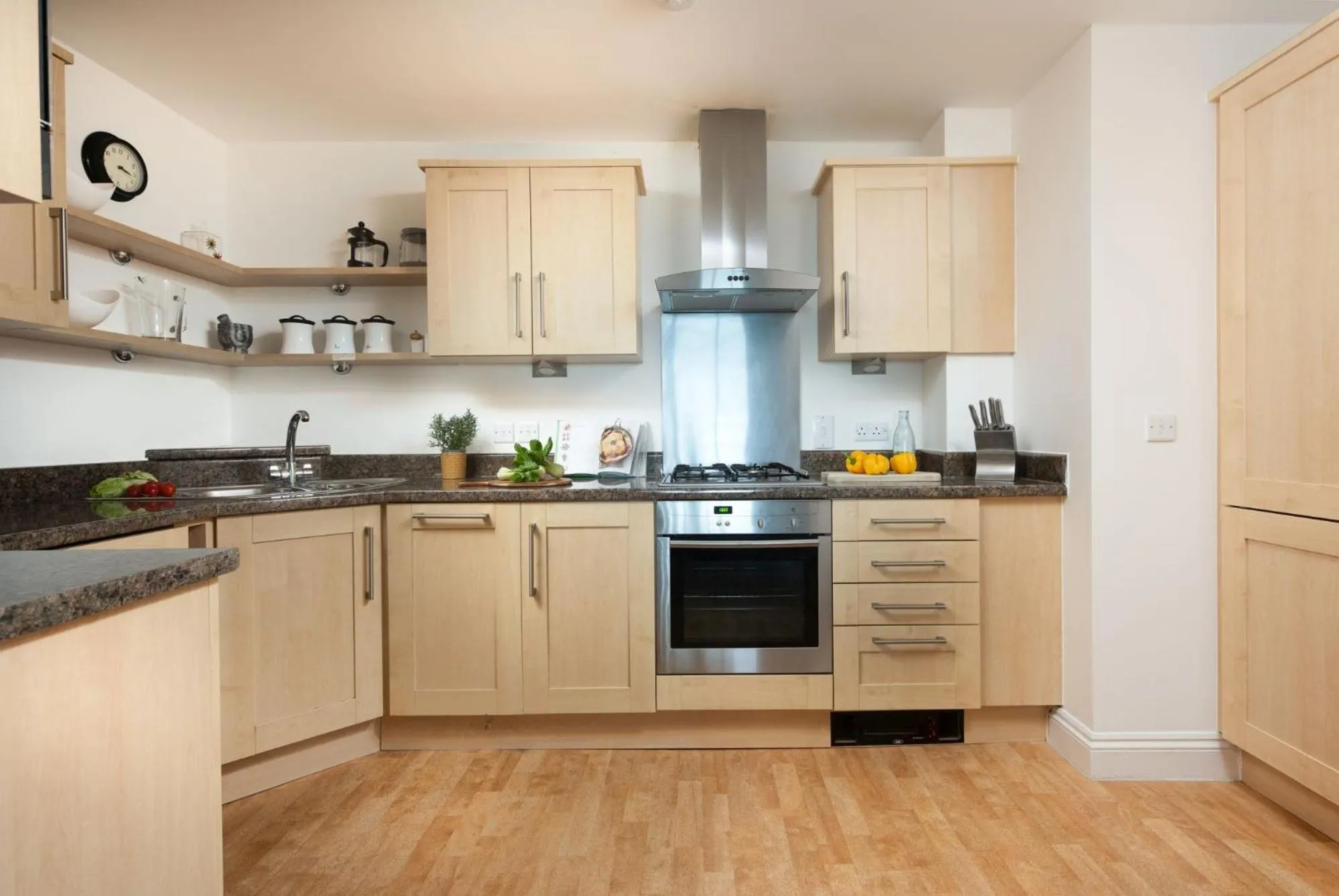 10 Bredon Court - Close to Town & Beaches - Free Parking & WiFi - Sea View