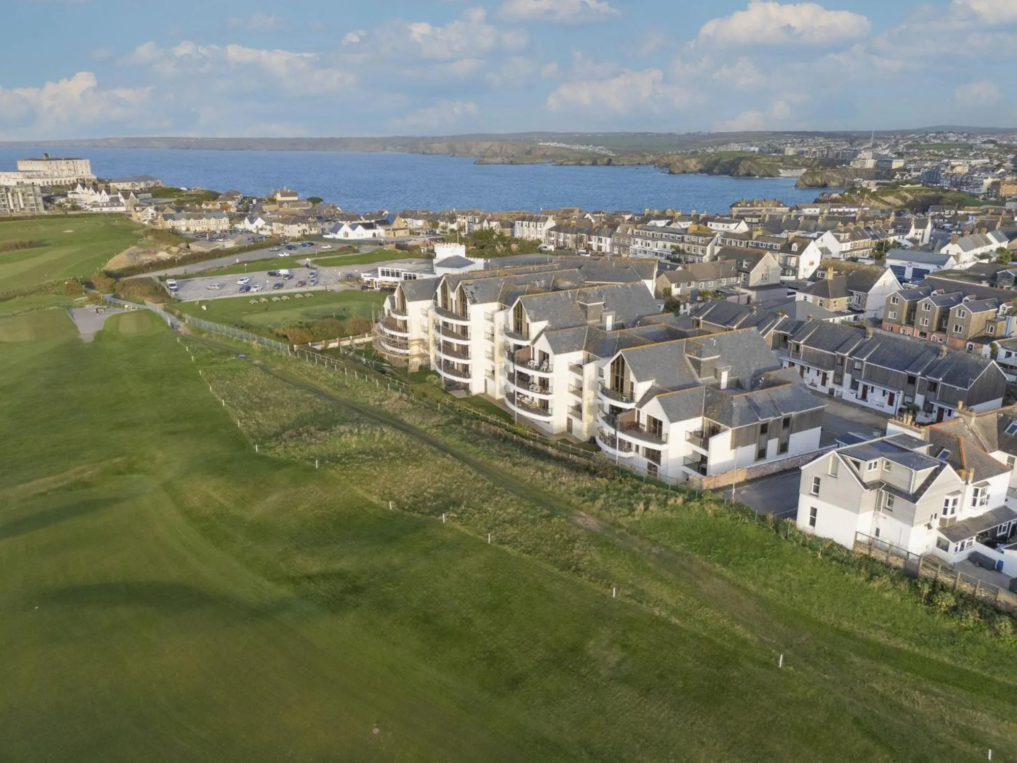 10 Bredon Court - Close to Town & Beaches - Free Parking & WiFi - Sea View