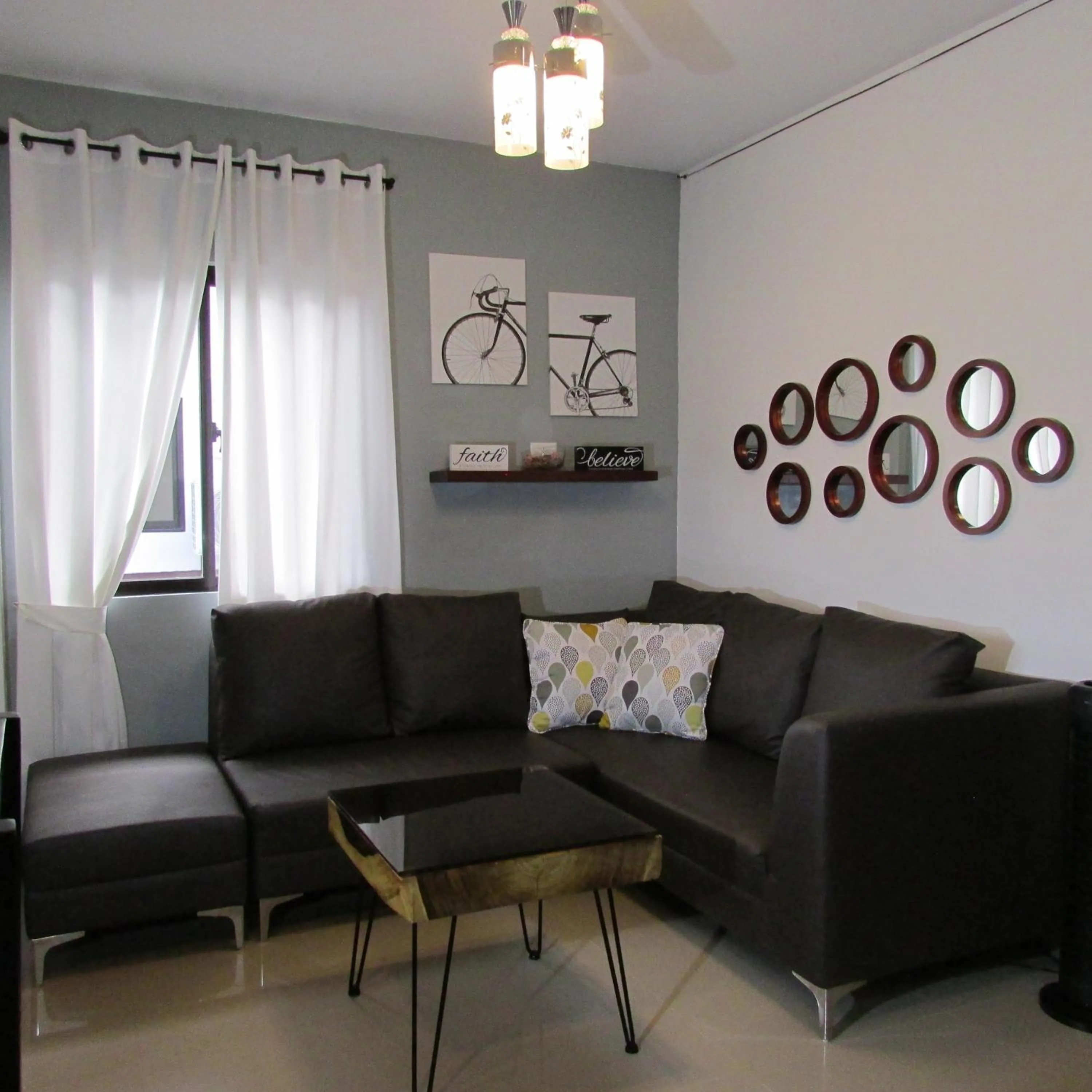Living room in Casa Devino - Discover the Perfect Condo Getaway in Luxury, Netflix, Free Parking