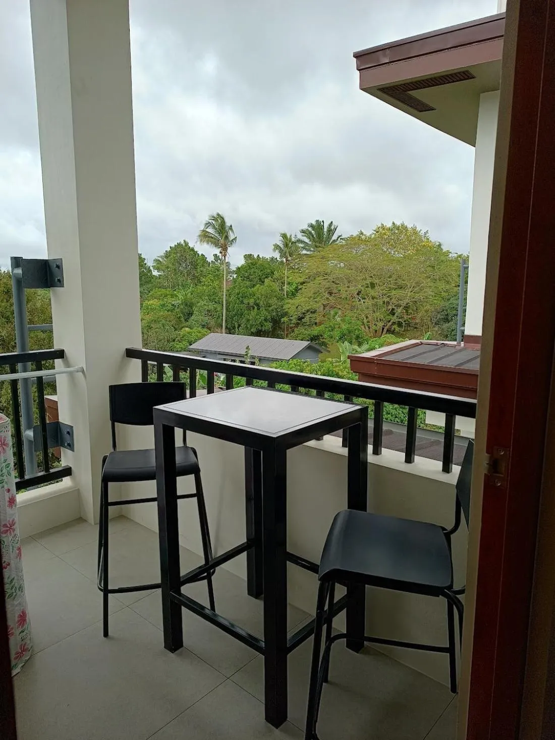 Patio in Casa Devino - Discover the Perfect Condo Getaway in Luxury, Netflix, Free Parking