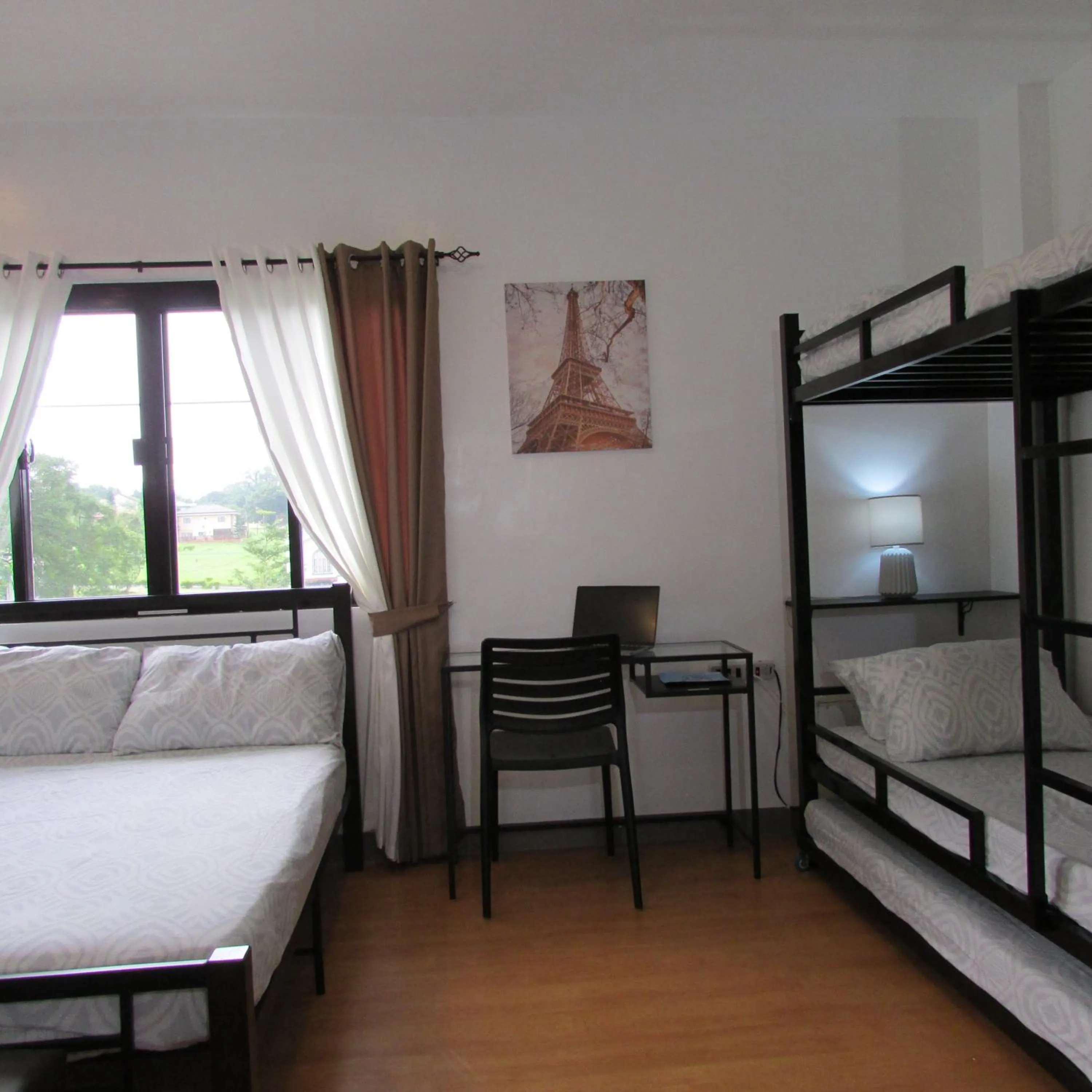 Bed in Casa Devino - Discover the Perfect Condo Getaway in Luxury, Netflix, Free Parking