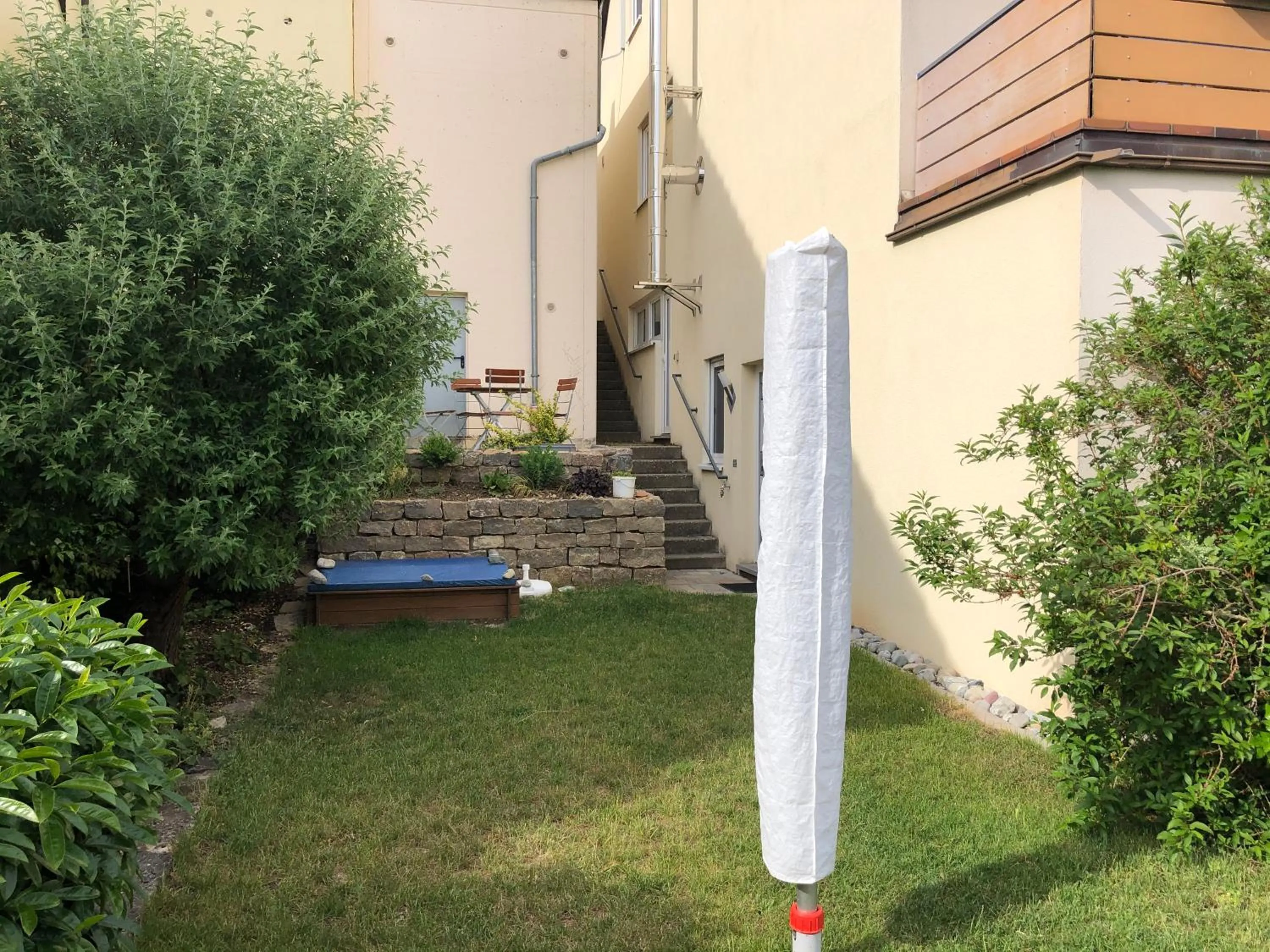 Property building in Für aktive Reisende mein Aparthotel Ochsenfurt mit Terrasse, ideal for long stay, relocation
