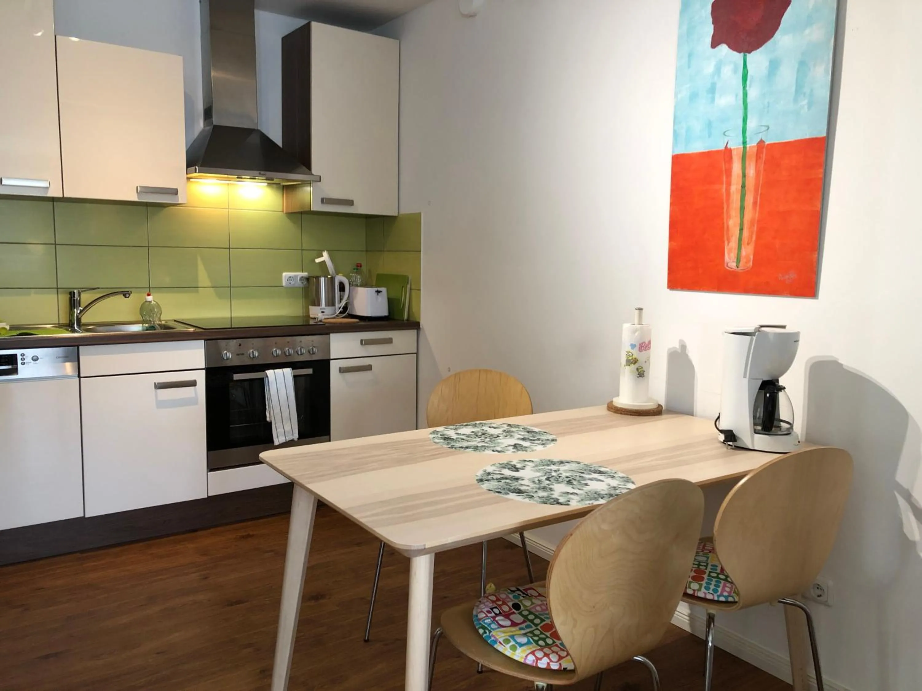 Kitchen or kitchenette in Für aktive Reisende mein Aparthotel Ochsenfurt mit Terrasse, ideal for long stay, relocation
