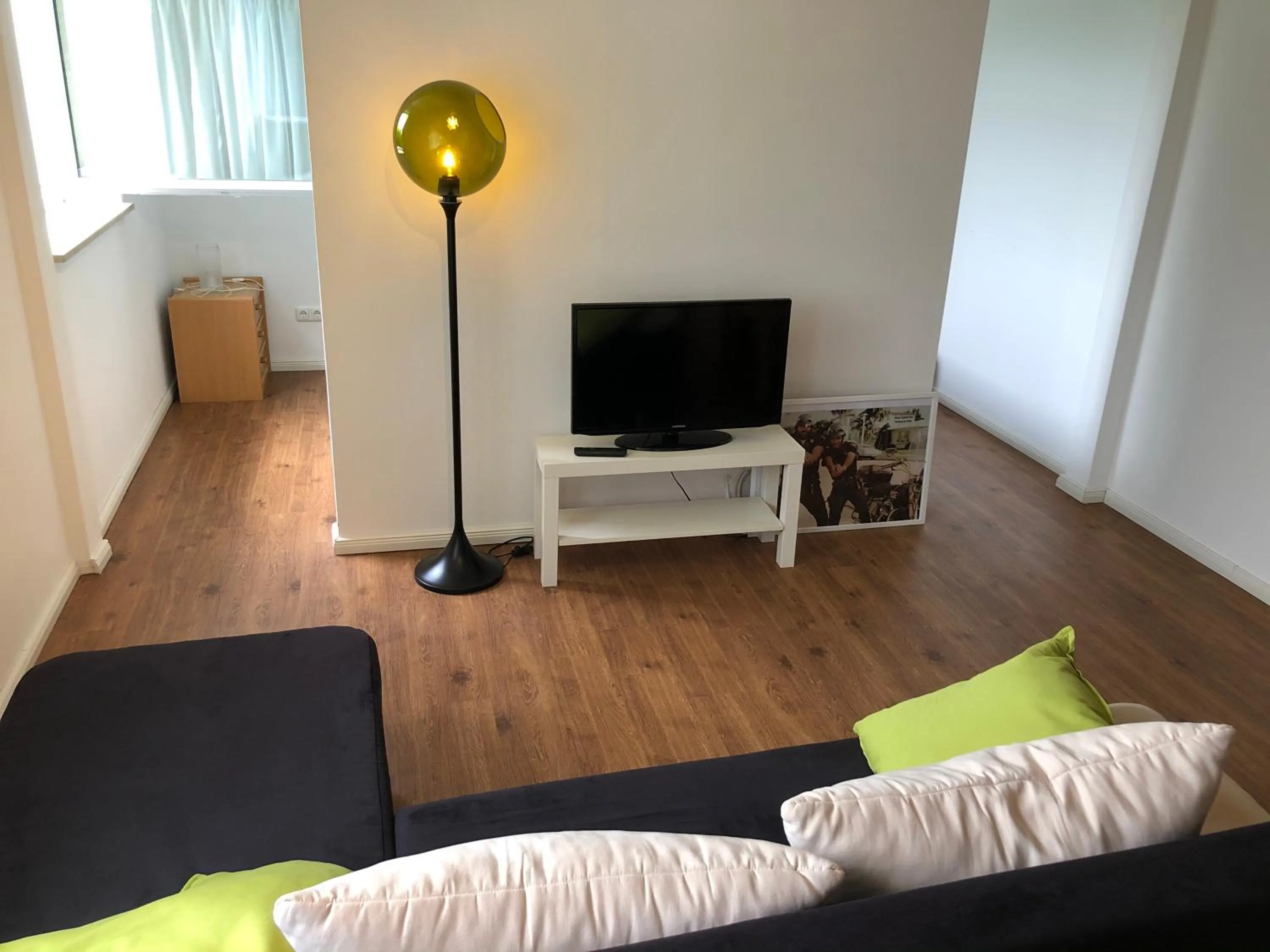 TV and multimedia in Für aktive Reisende mein Aparthotel Ochsenfurt mit Terrasse, ideal for long stay, relocation